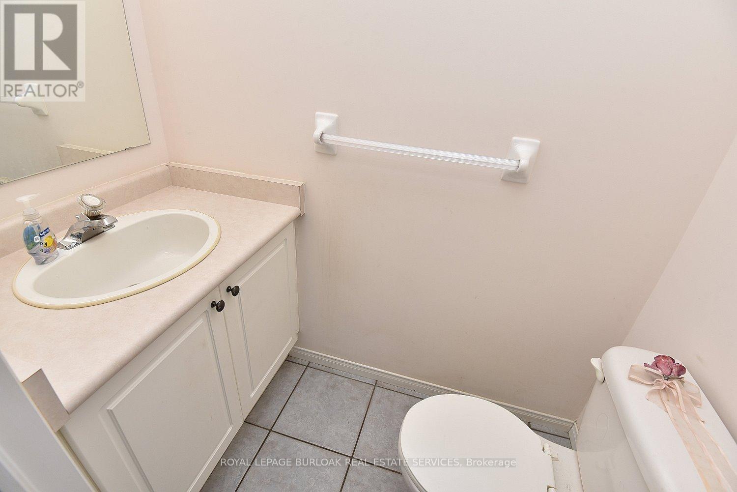Photo 17 of 4002 Jarvis Crescent, Burlington ON