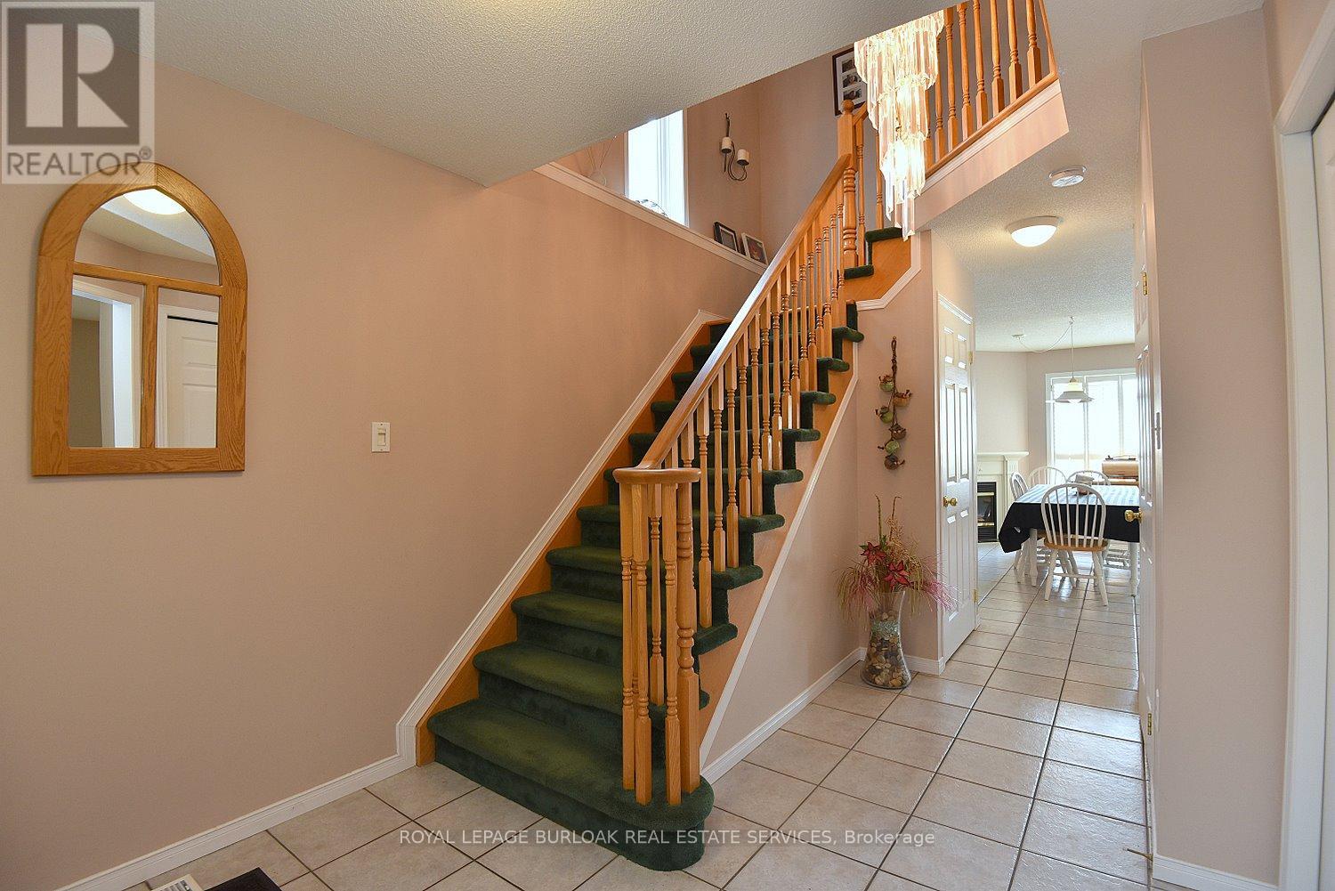 Photo 19 of 4002 Jarvis Crescent, Burlington ON