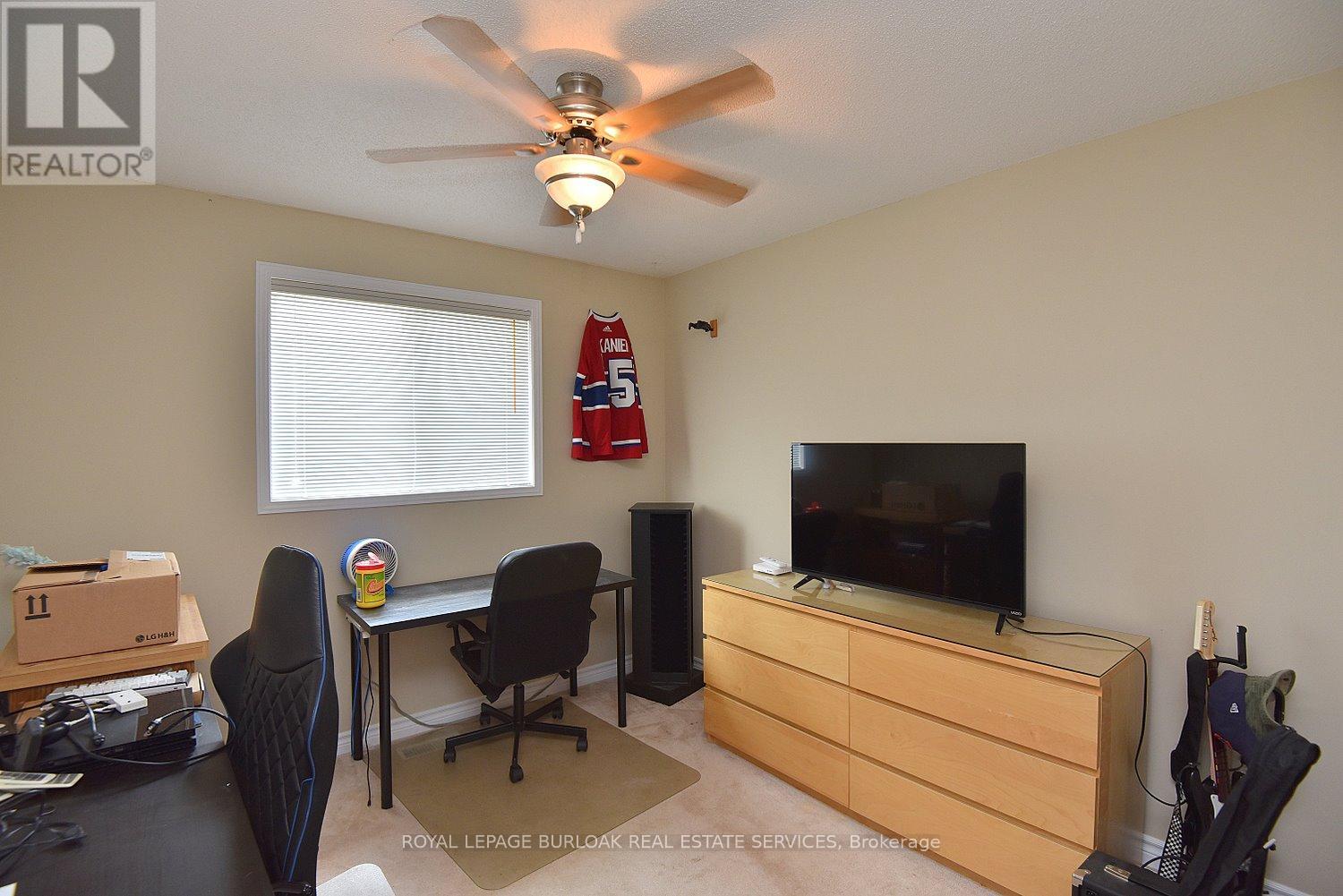 Photo 25 of 4002 Jarvis Crescent, Burlington ON
