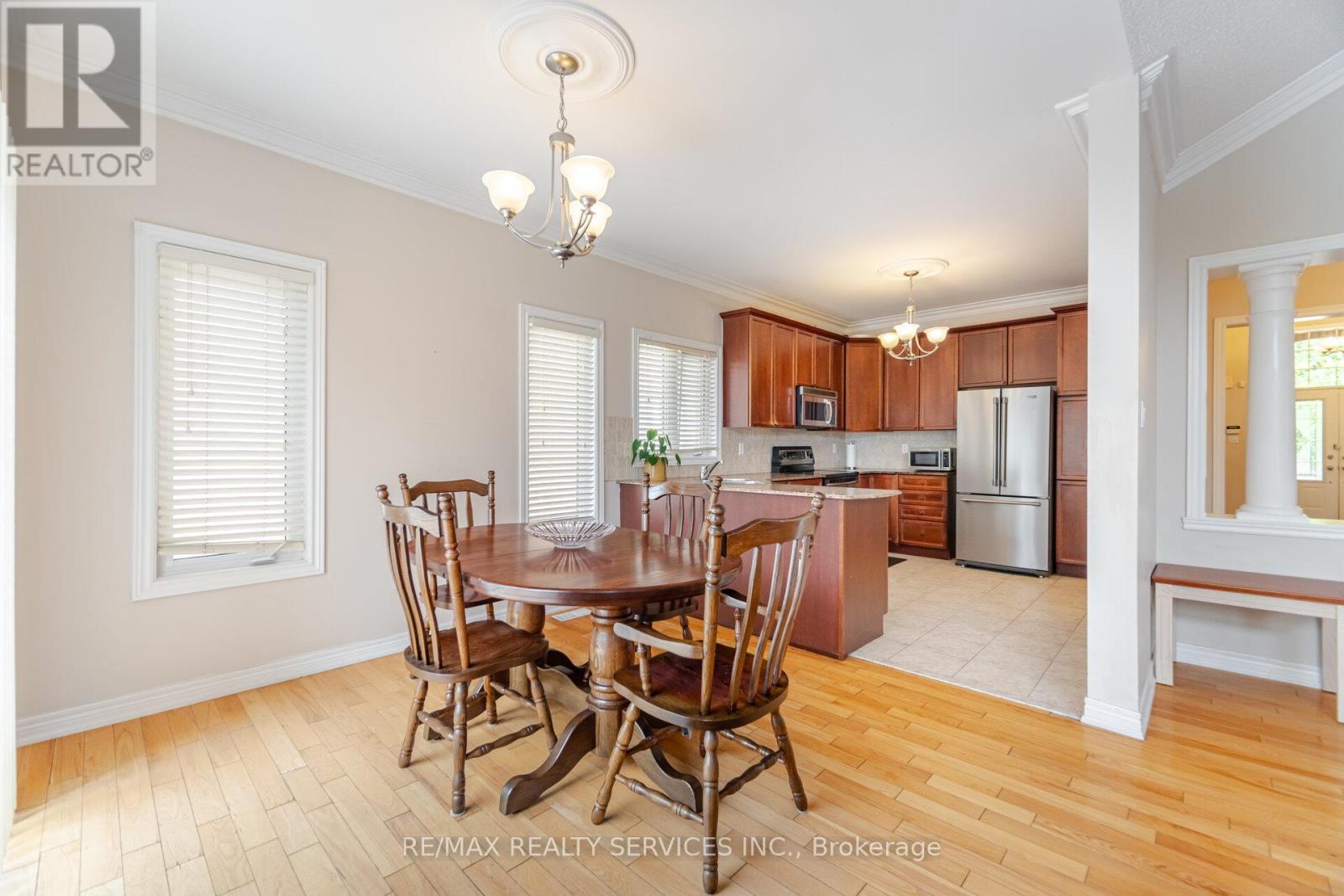 Photo 29 of 2413 Salcome Drive, Oakville ON