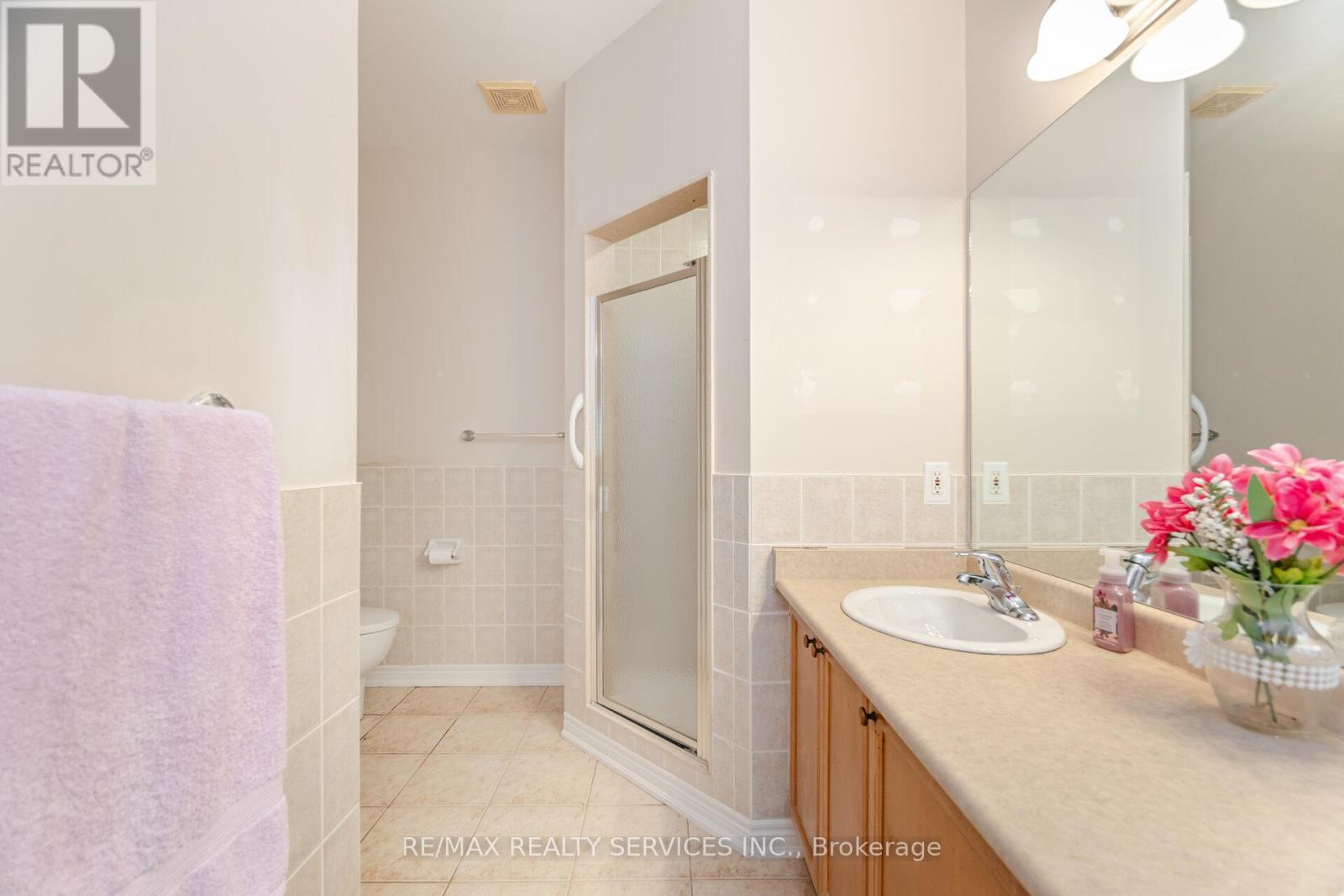 Photo 5 of 2413 Salcome Drive, Oakville ON