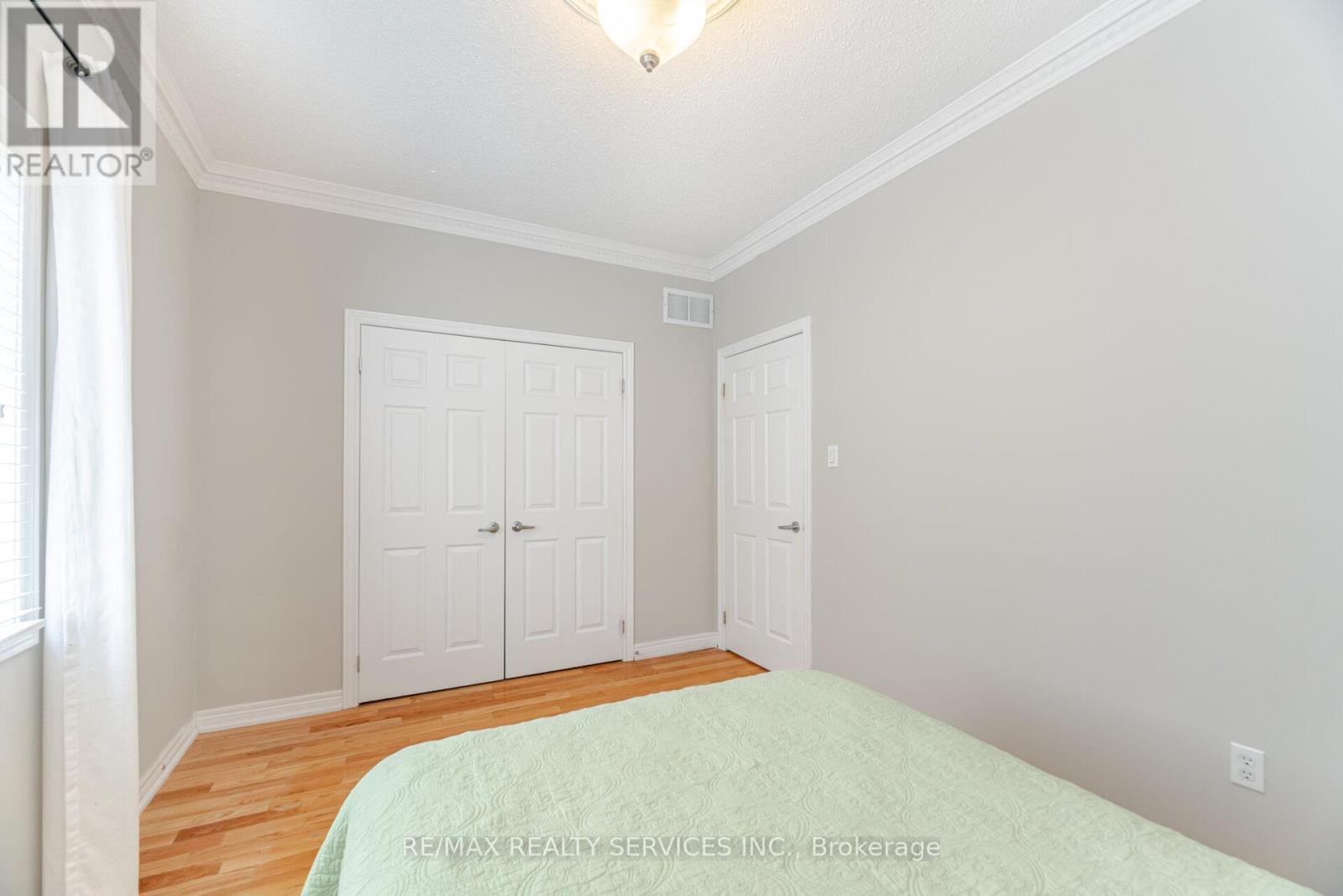 Photo 22 of 2413 Salcome Drive, Oakville ON