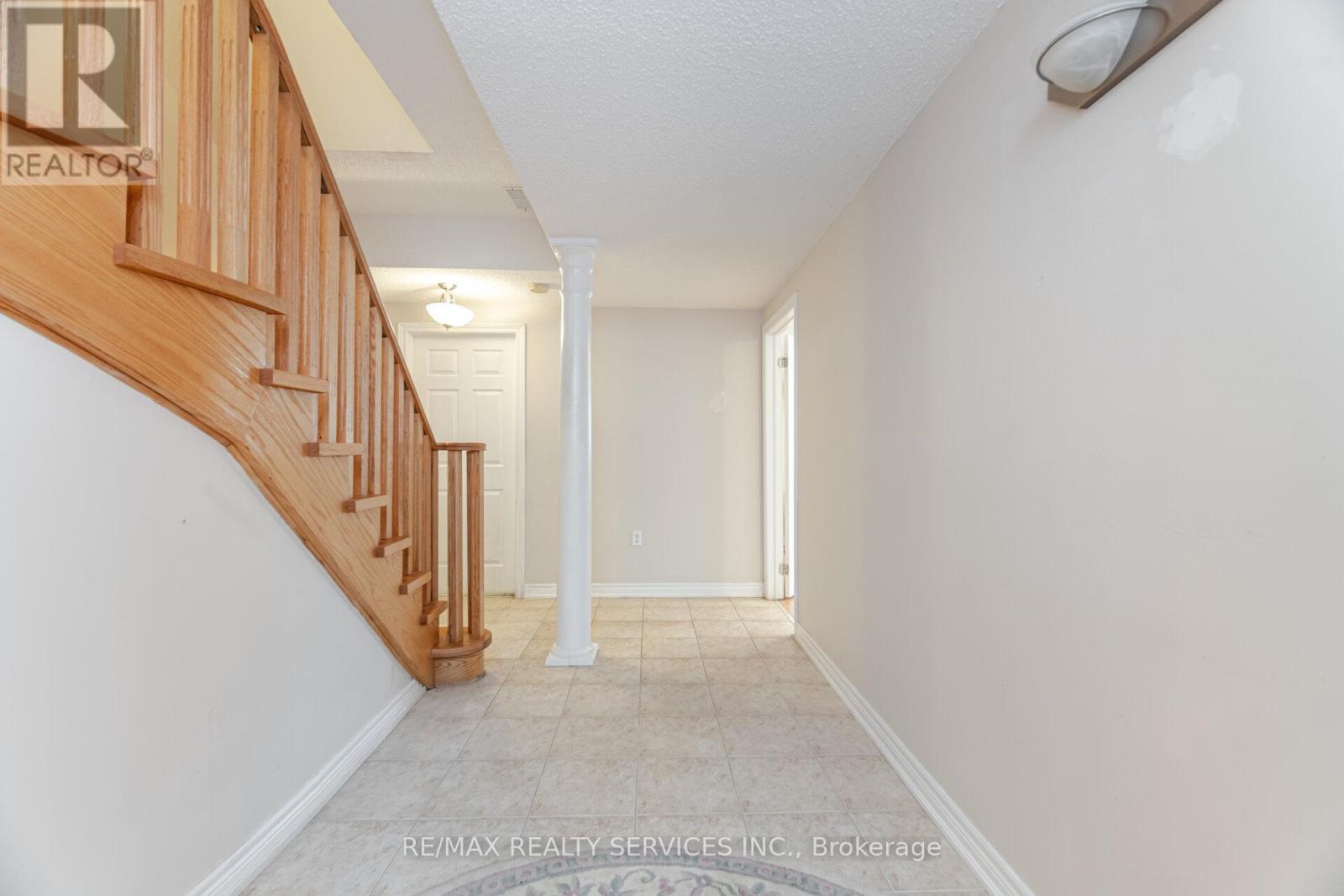 Photo 18 of 2413 Salcome Drive, Oakville ON