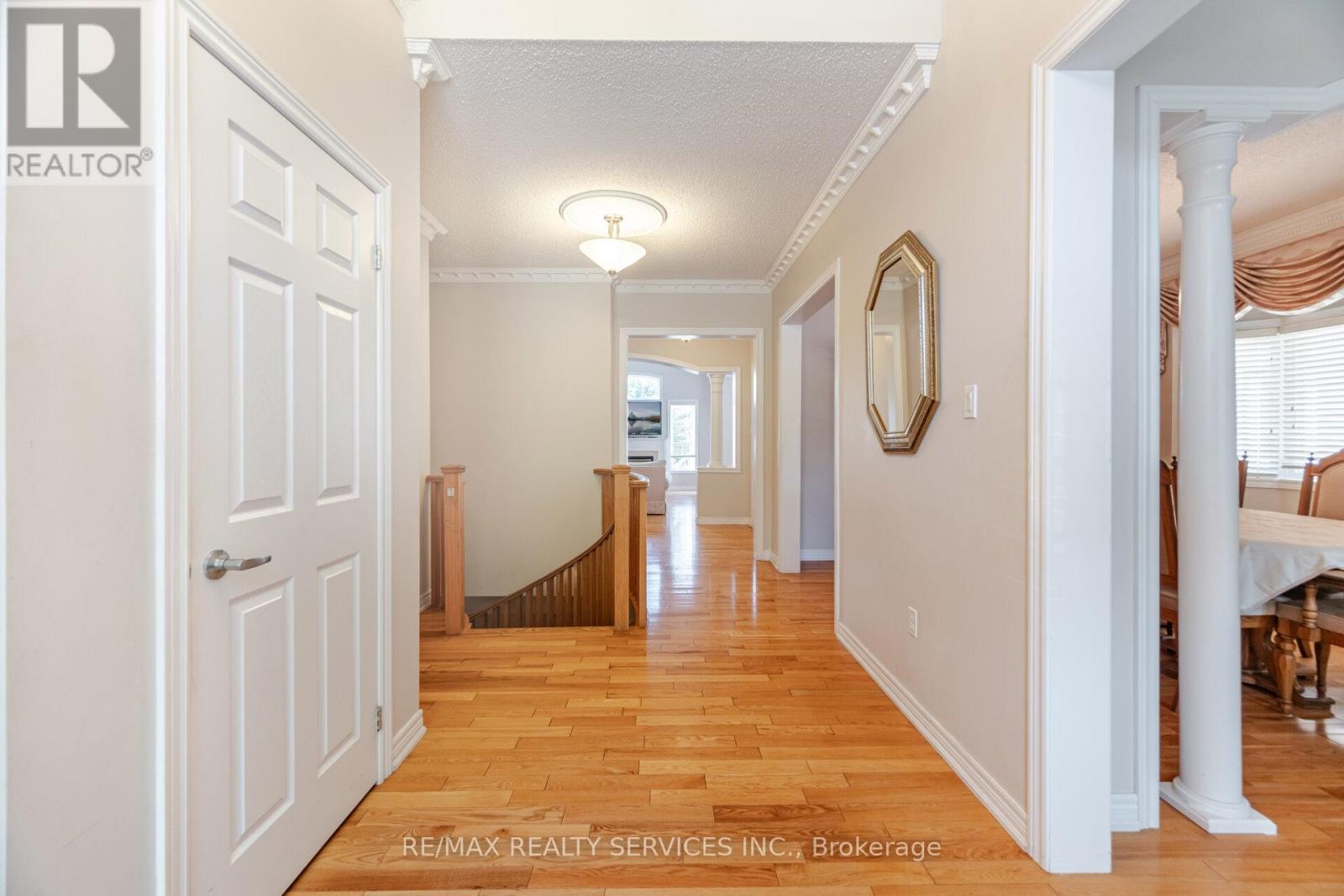 Photo 8 of 2413 Salcome Drive, Oakville ON