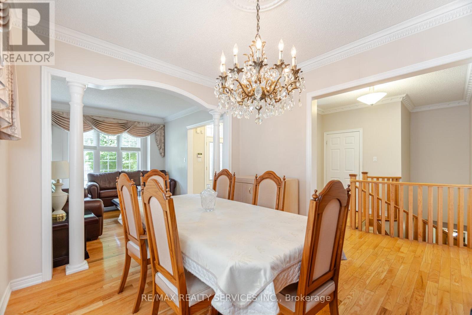 Photo 13 of 2413 Salcome Drive, Oakville ON