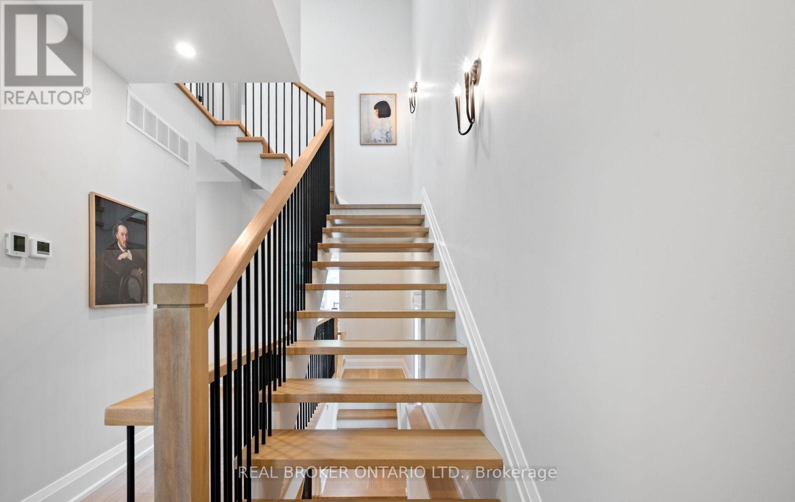 Photo 42 of 94 Prince Edward Drive S, Toronto ON