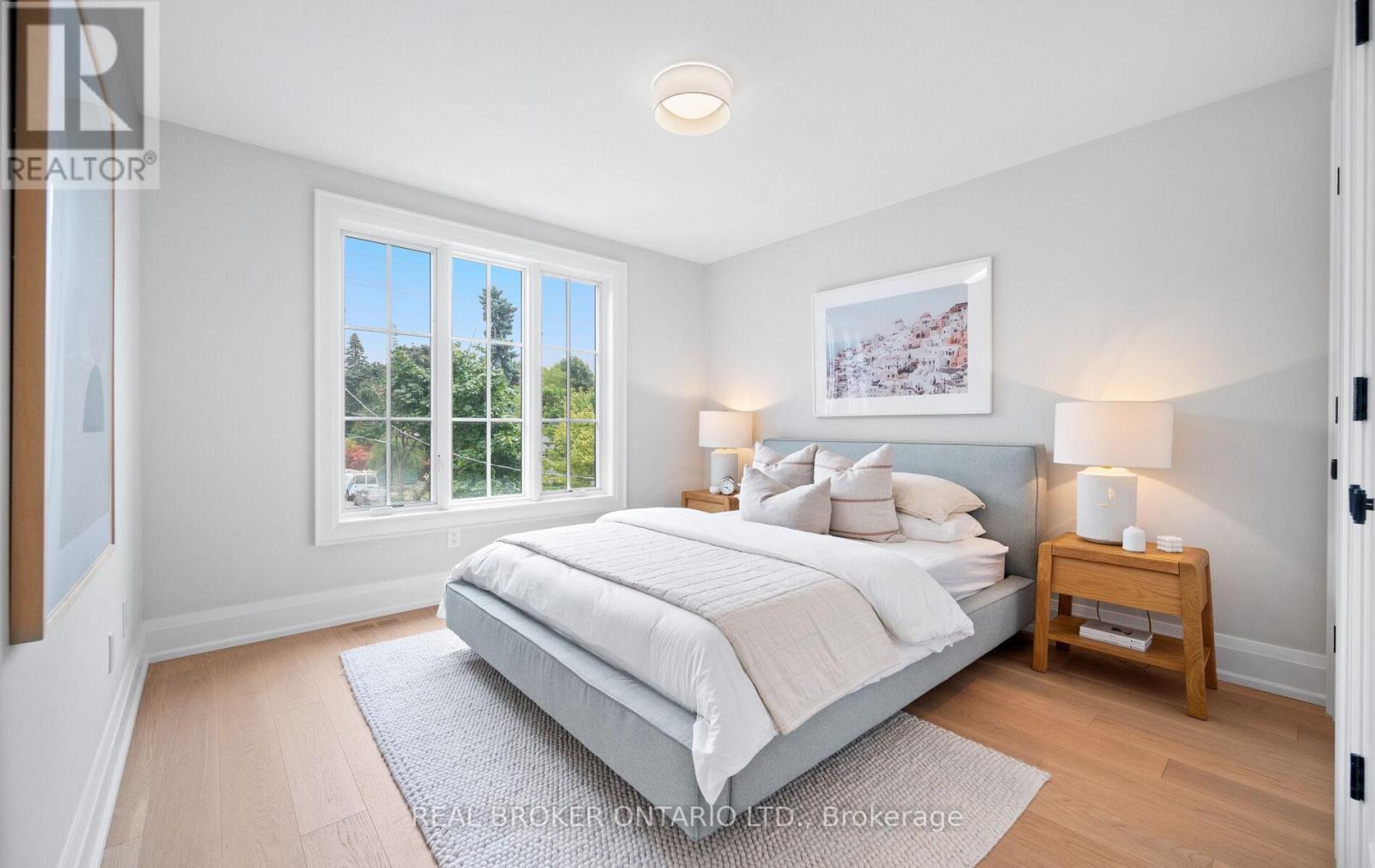 Photo 16 of 94 Prince Edward Drive S, Toronto ON