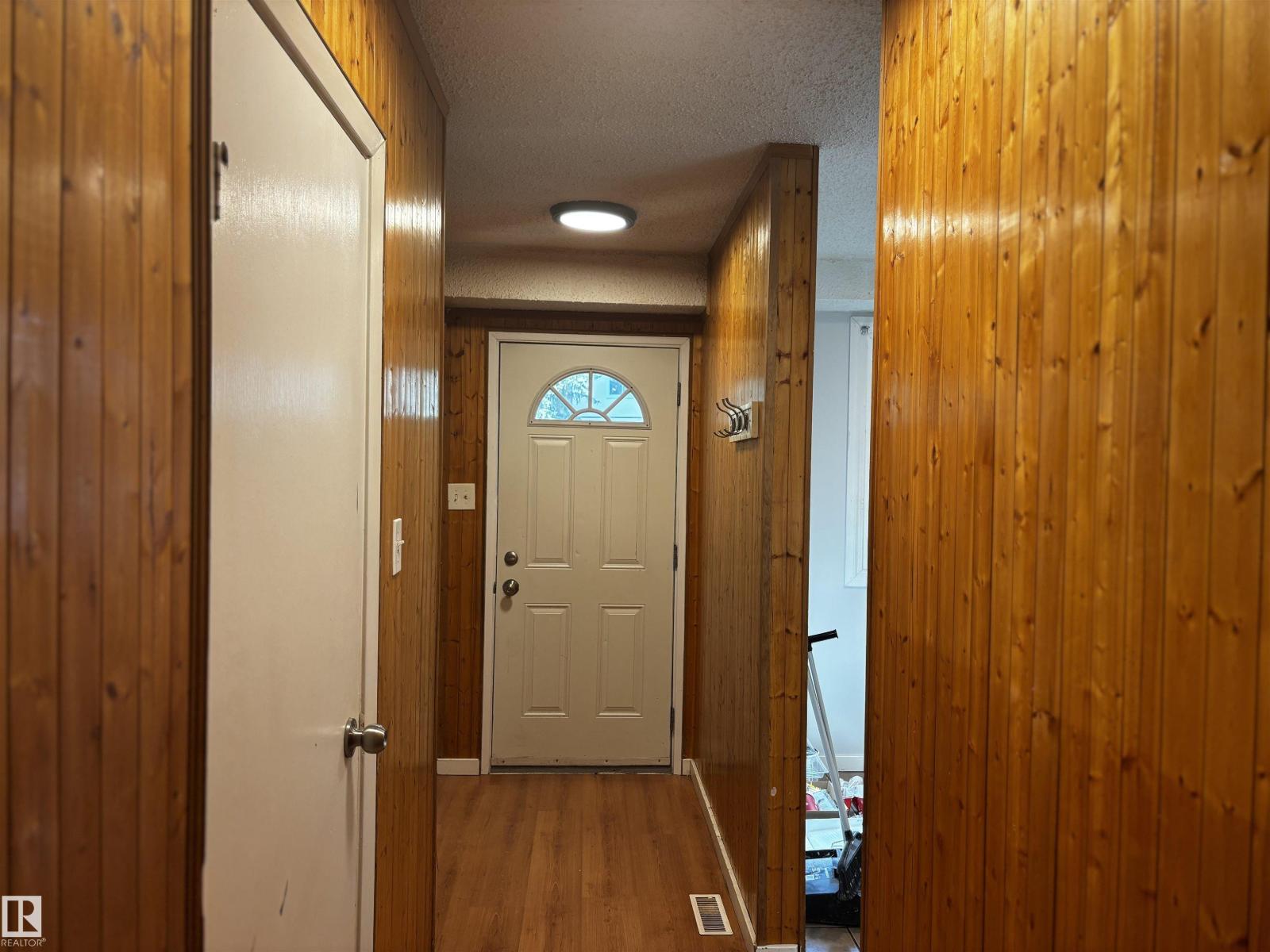 Photo 11 of 5446 144 B Av Nw, Edmonton AB