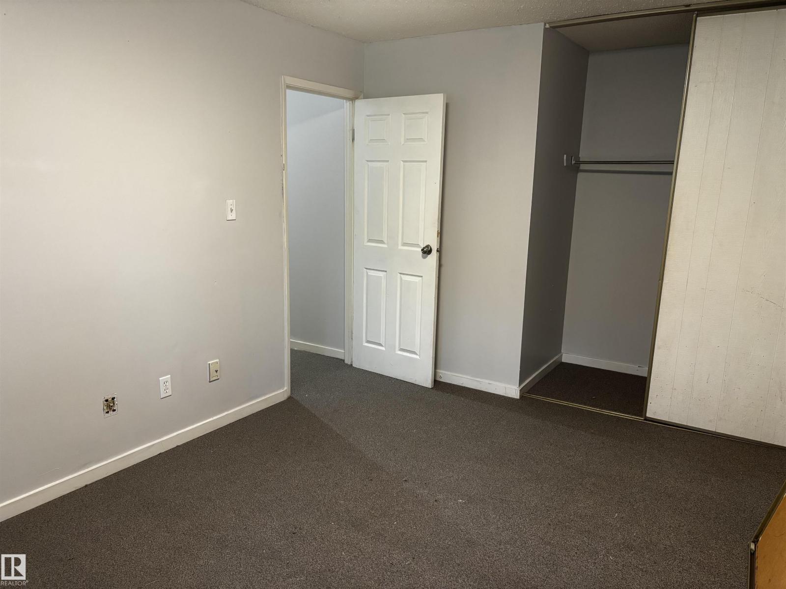 Photo 12 of 5446 144 B Av Nw, Edmonton AB