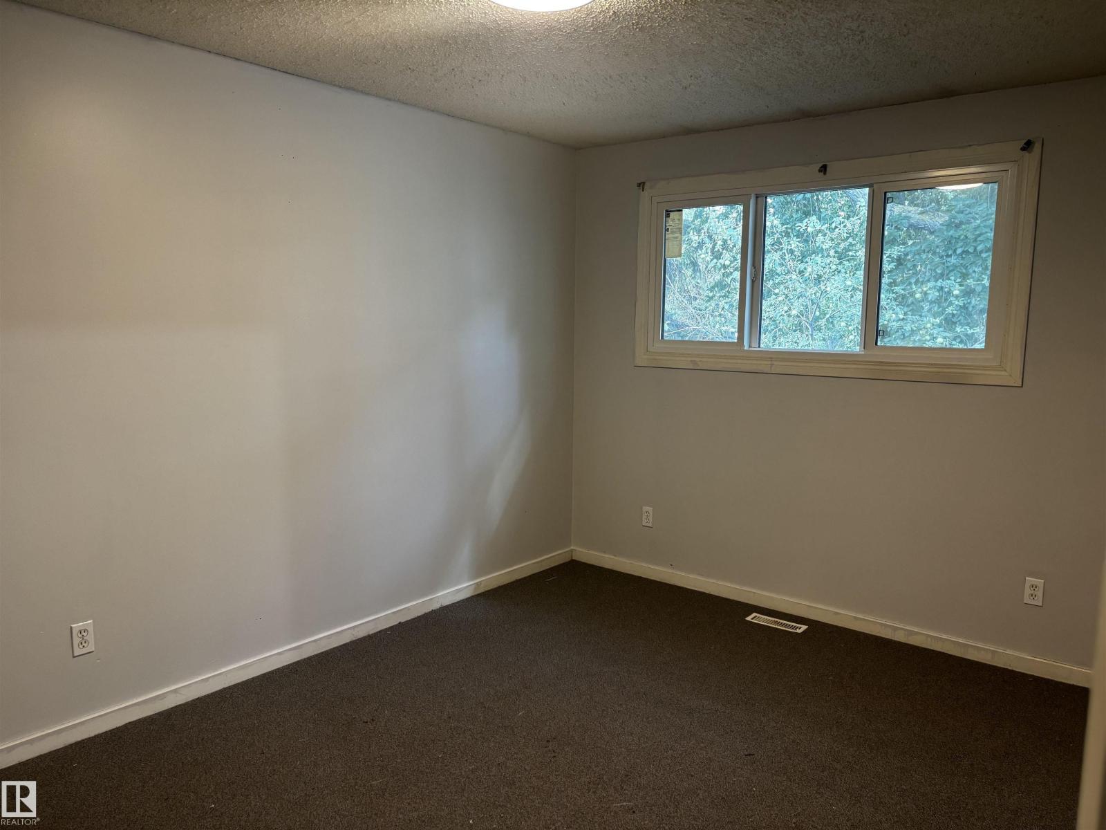 Photo 8 of 5446 144 B Av Nw, Edmonton AB