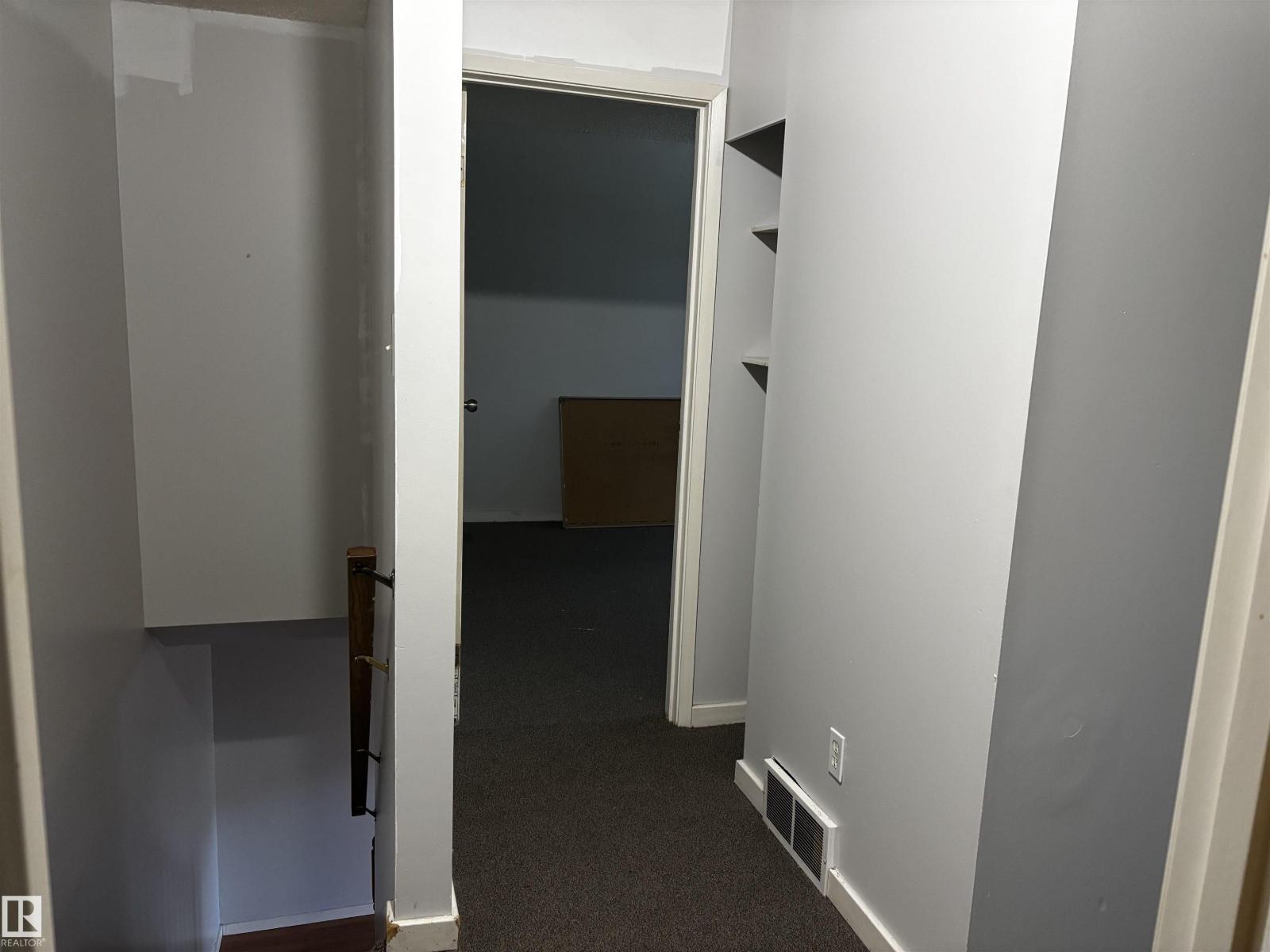 Photo 7 of 5446 144 B Av Nw, Edmonton AB
