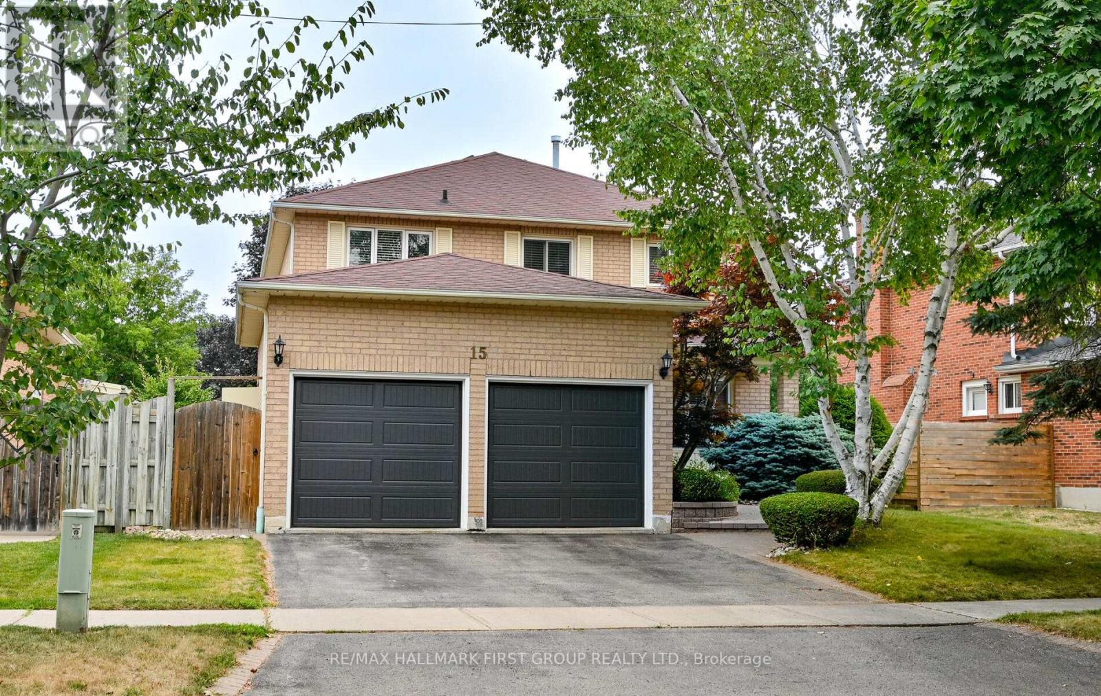 Photo 1 of 15 Ribblesdale Drive, Whitby ON