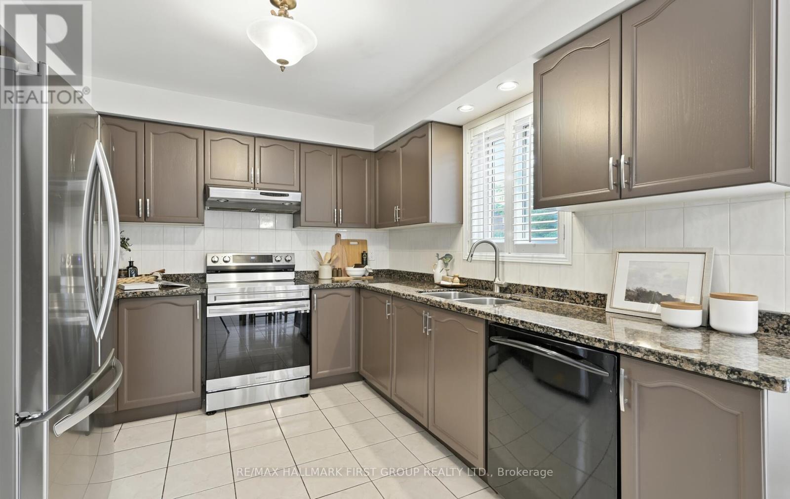 Photo 19 of 15 Ribblesdale Drive, Whitby ON