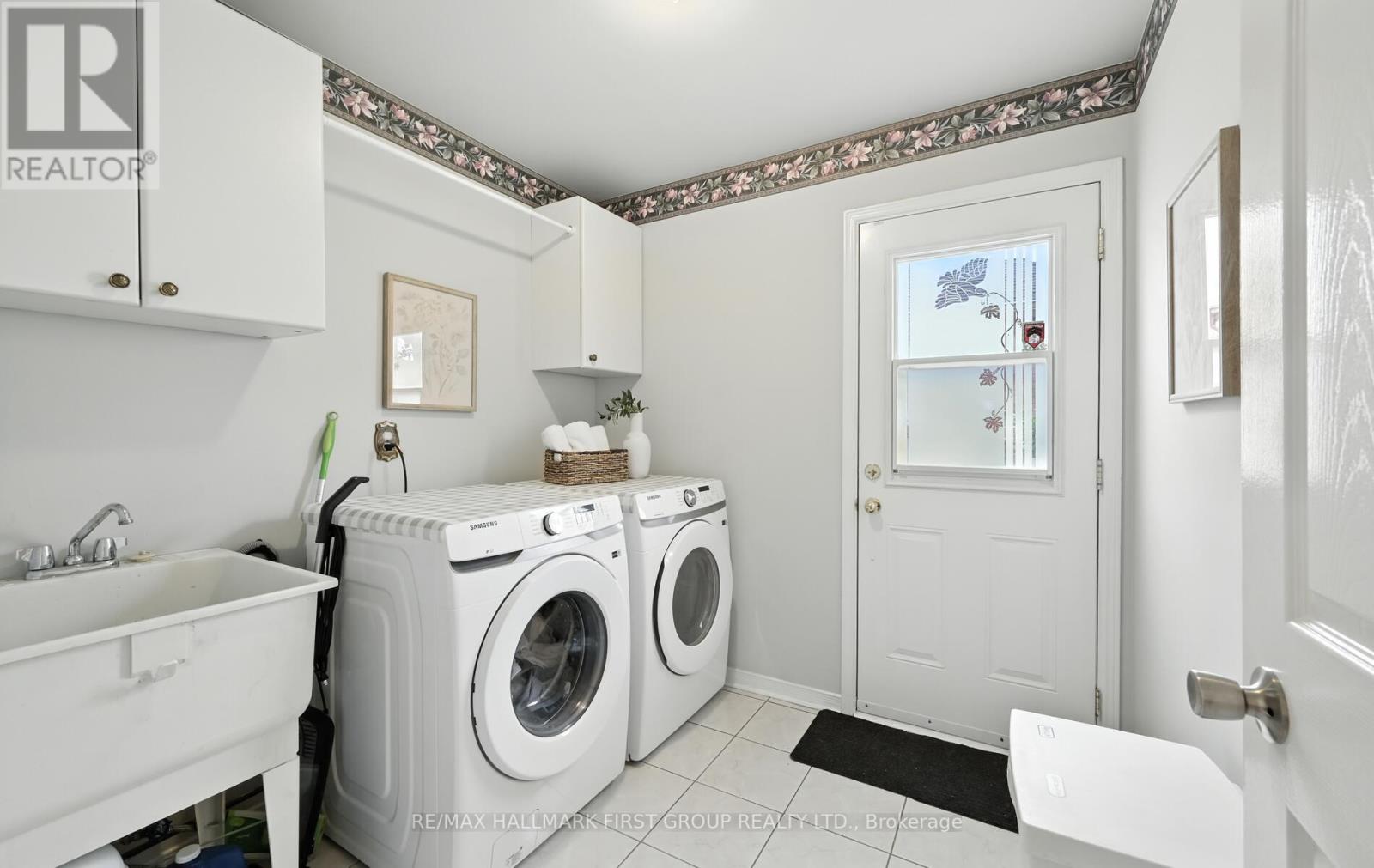 Photo 23 of 15 Ribblesdale Drive, Whitby ON