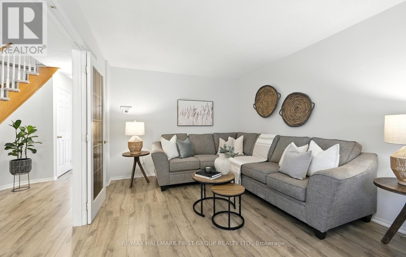 Photo 12 of 15 Ribblesdale Drive, Whitby ON