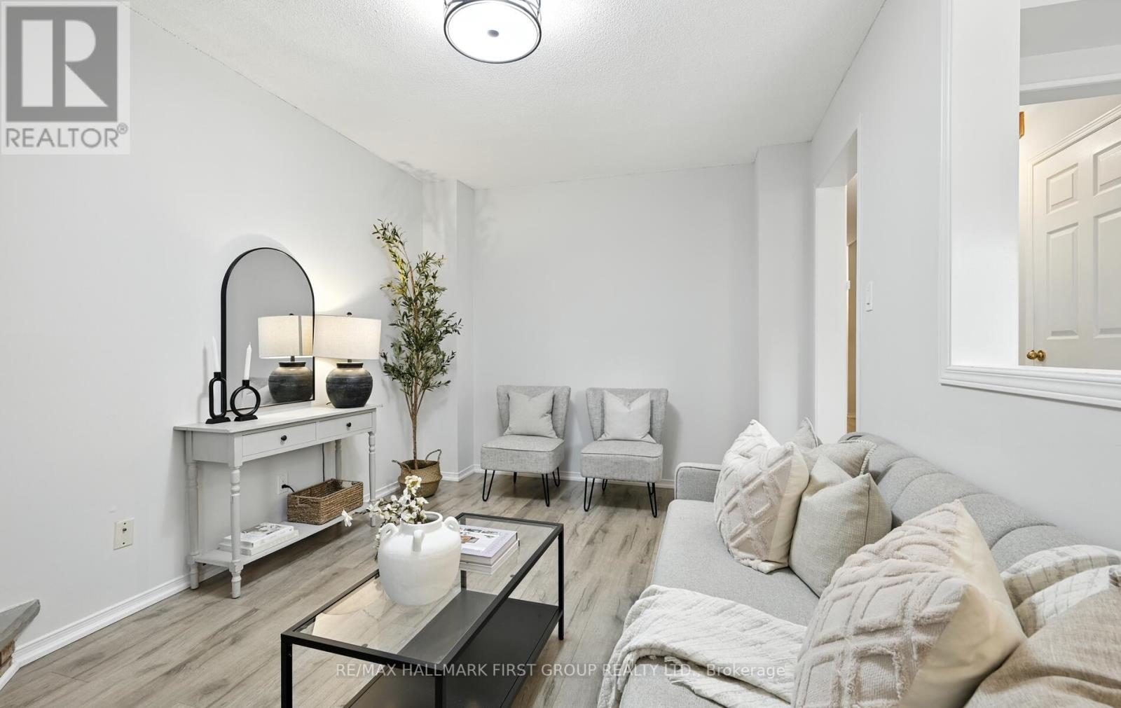 Photo 16 of 15 Ribblesdale Drive, Whitby ON