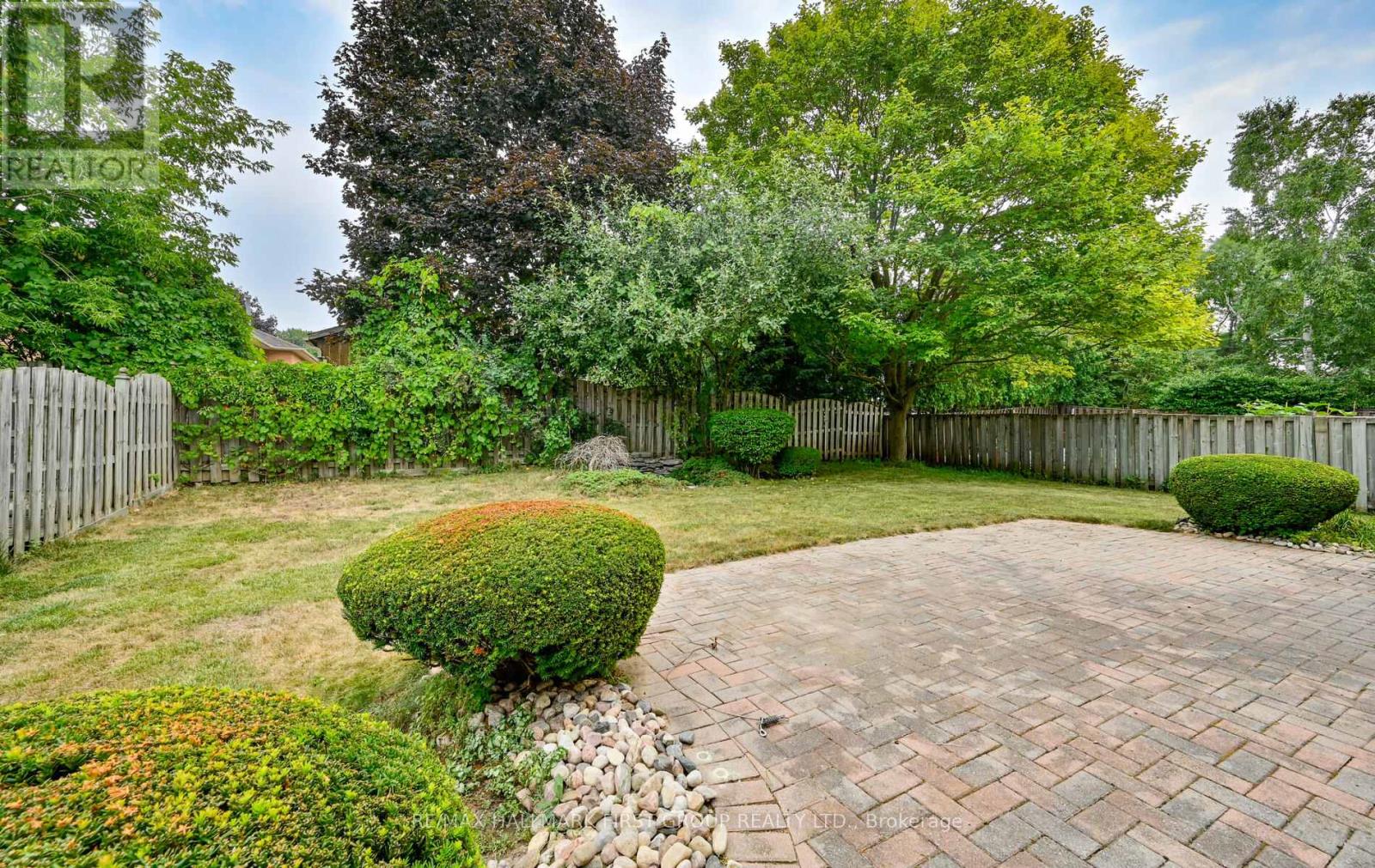 Photo 43 of 15 Ribblesdale Drive, Whitby ON