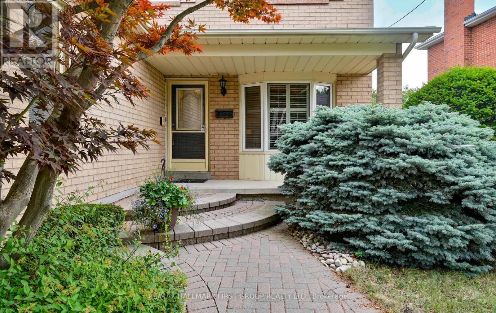 Photo 6 of 15 Ribblesdale Drive, Whitby ON