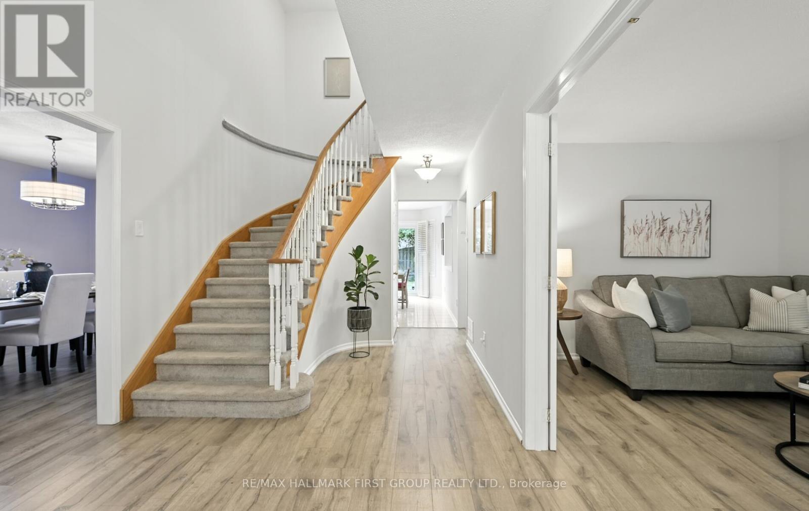 Photo 8 of 15 Ribblesdale Drive, Whitby ON