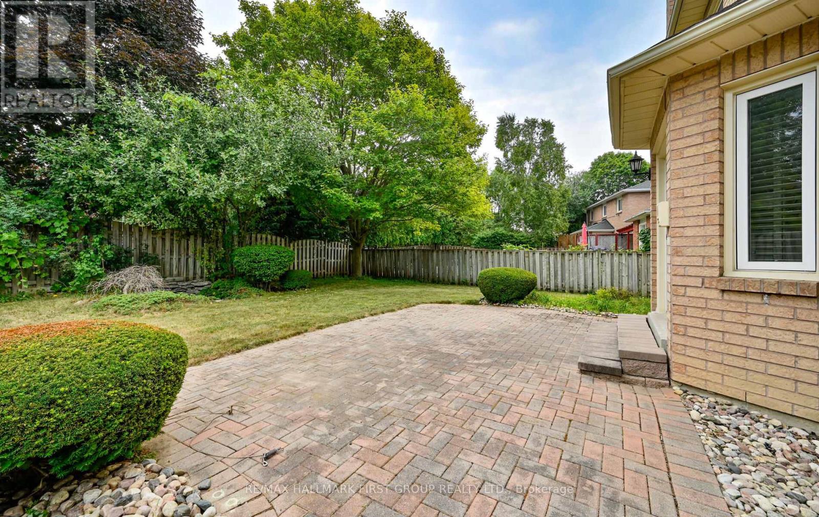 Photo 41 of 15 Ribblesdale Drive, Whitby ON