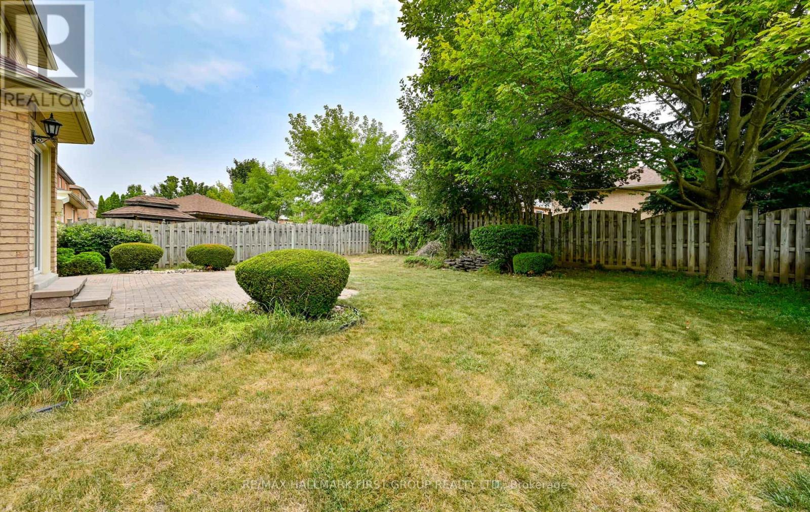 Photo 44 of 15 Ribblesdale Drive, Whitby ON