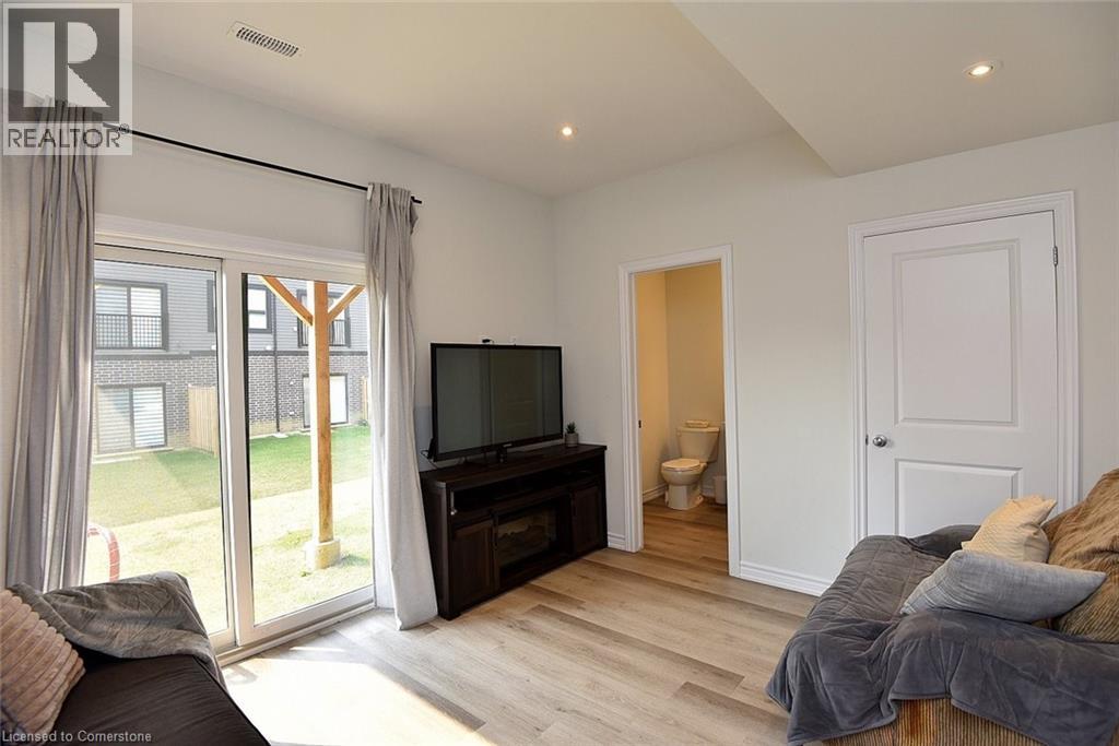 Photo 29 of 54 Capstone Lane, Hamilton ON