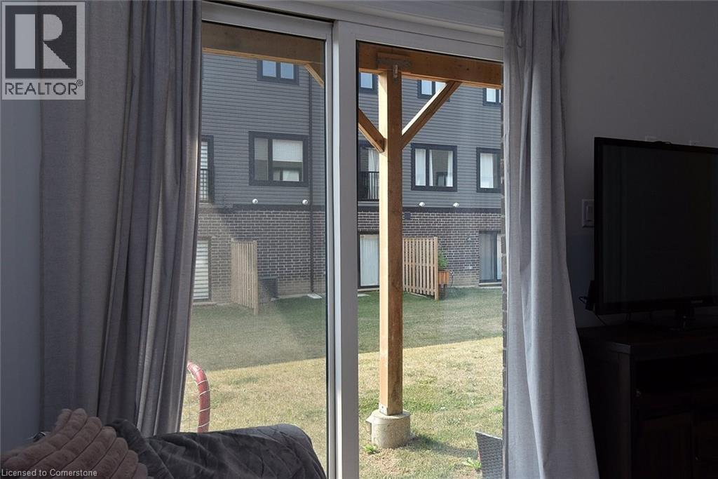 Photo 10 of 54 Capstone Lane, Hamilton ON