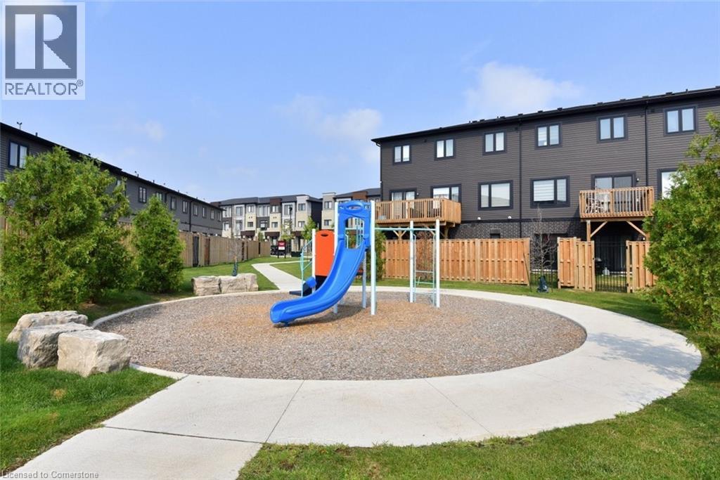 Photo 13 of 54 Capstone Lane, Hamilton ON
