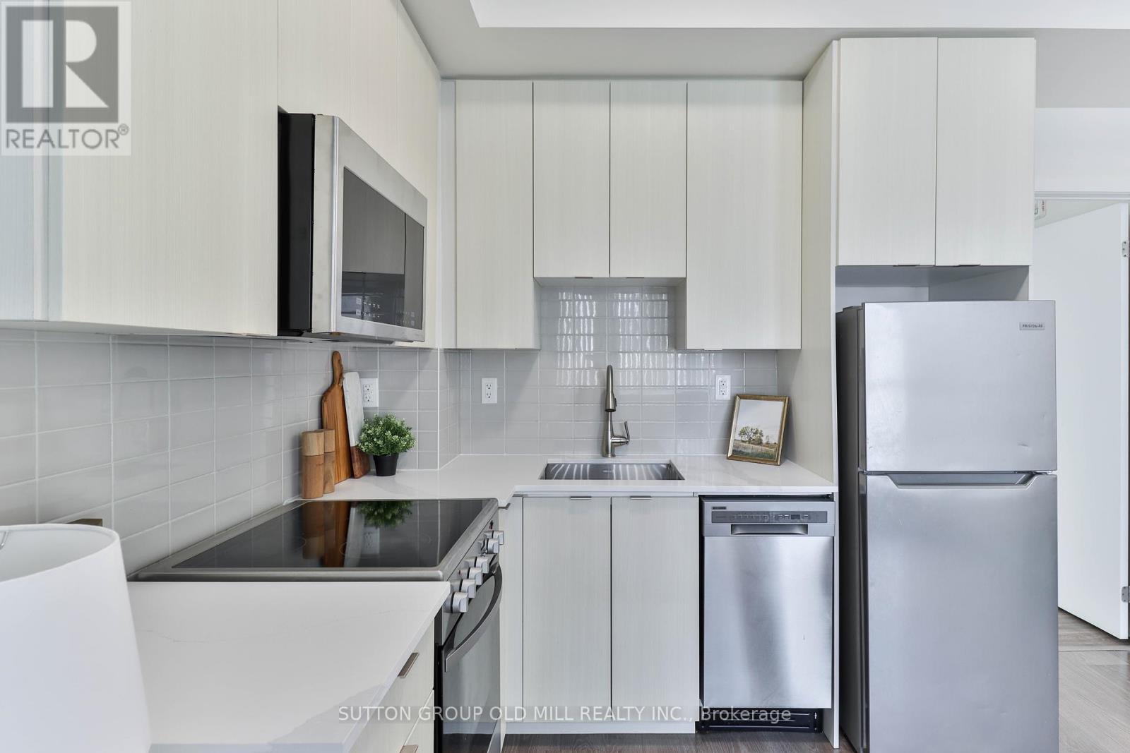 Photo 10 of 103 5155 Sheppard Avenue E, Toronto ON