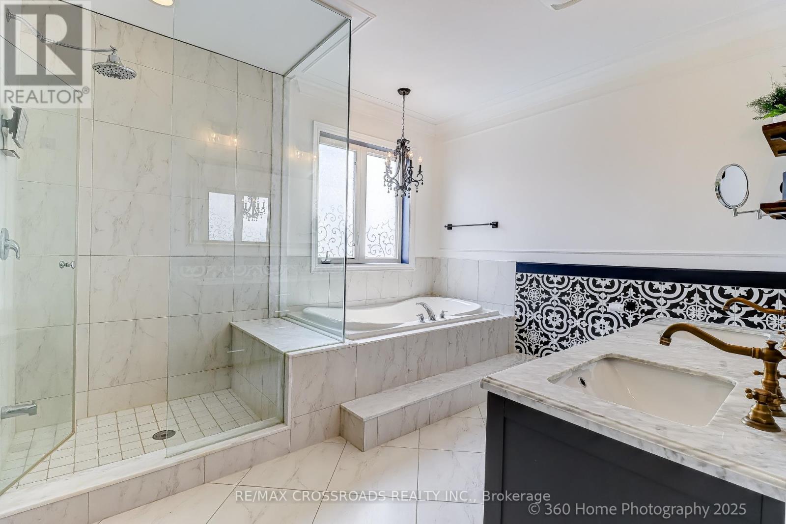Photo 33 of 6 Prince Michael Court, Caledon ON