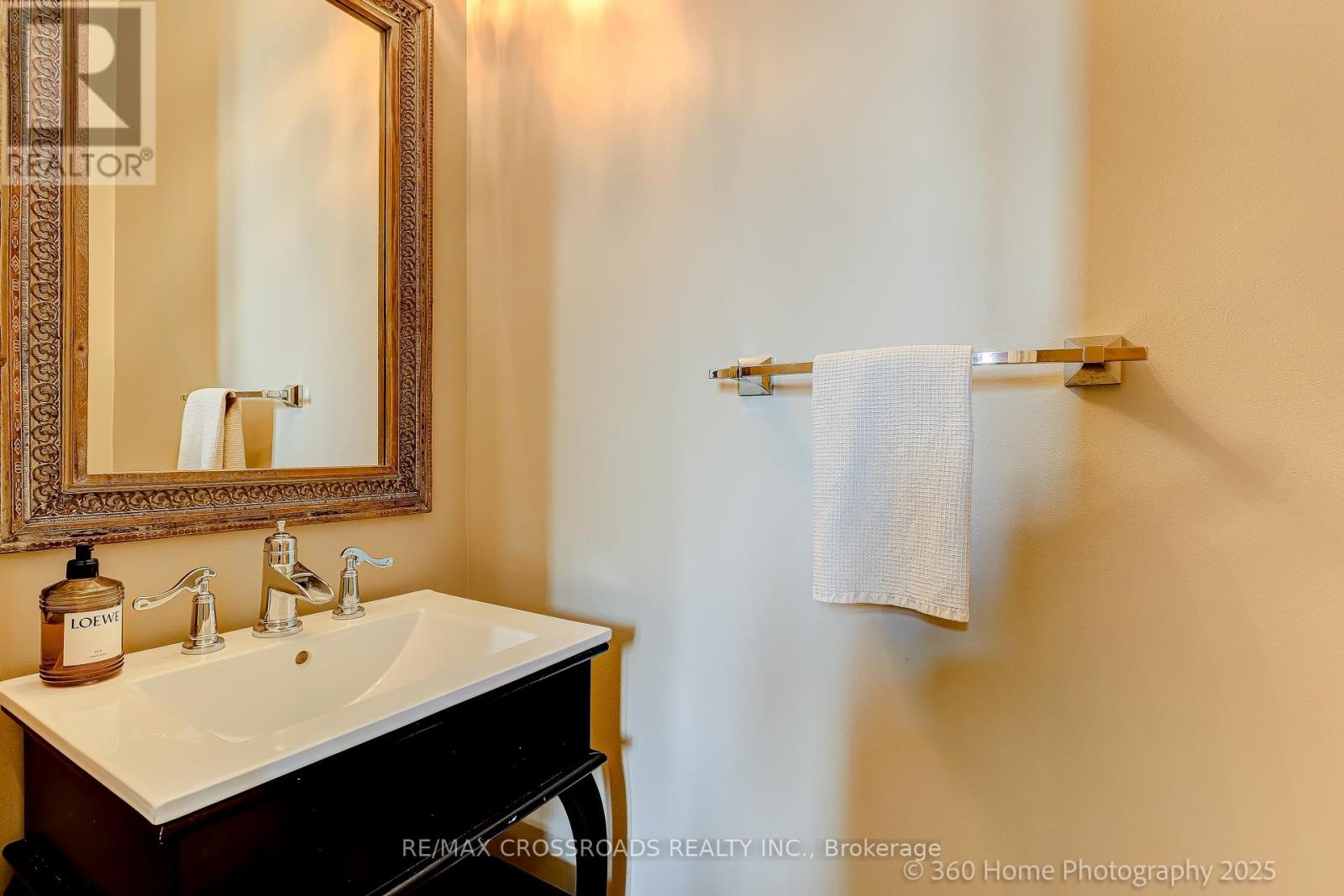 Photo 35 of 6 Prince Michael Court, Caledon ON