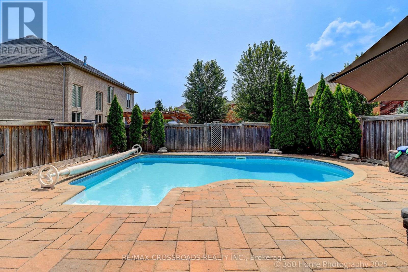Photo 44 of 6 Prince Michael Court, Caledon ON