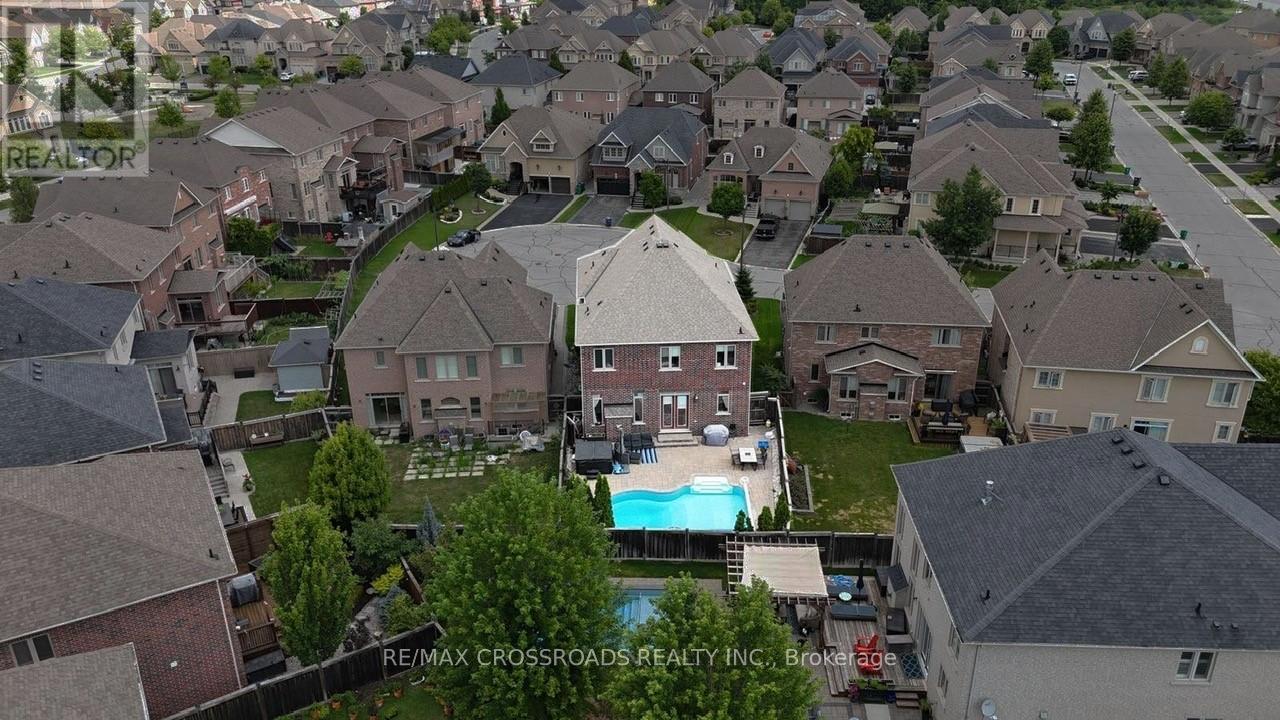 Photo 41 of 6 Prince Michael Court, Caledon ON
