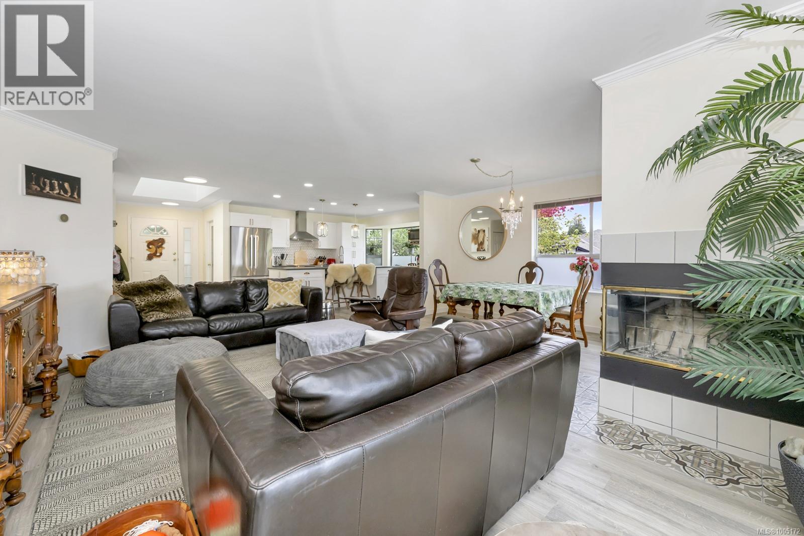 3601 Arbutus Dr N, Cobble Hill