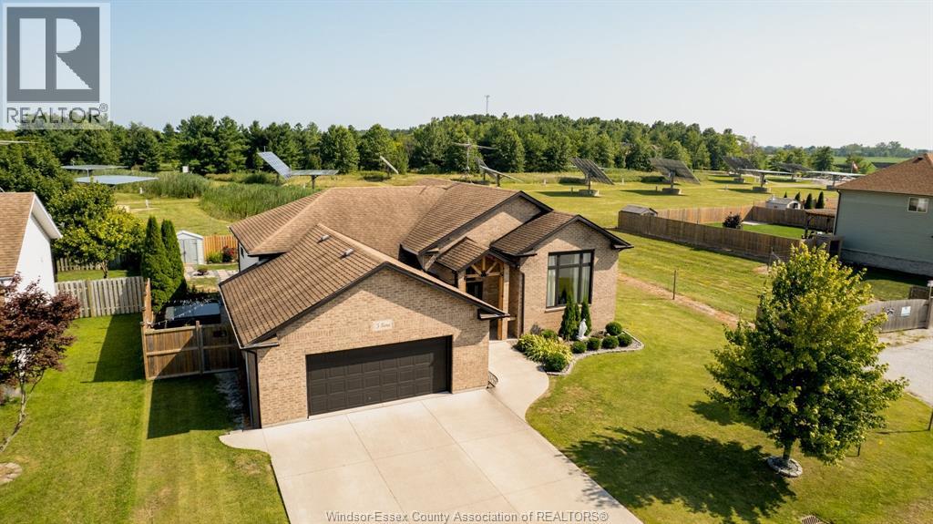Photo 41 of 3 Sara Boulevard, Cottam ON