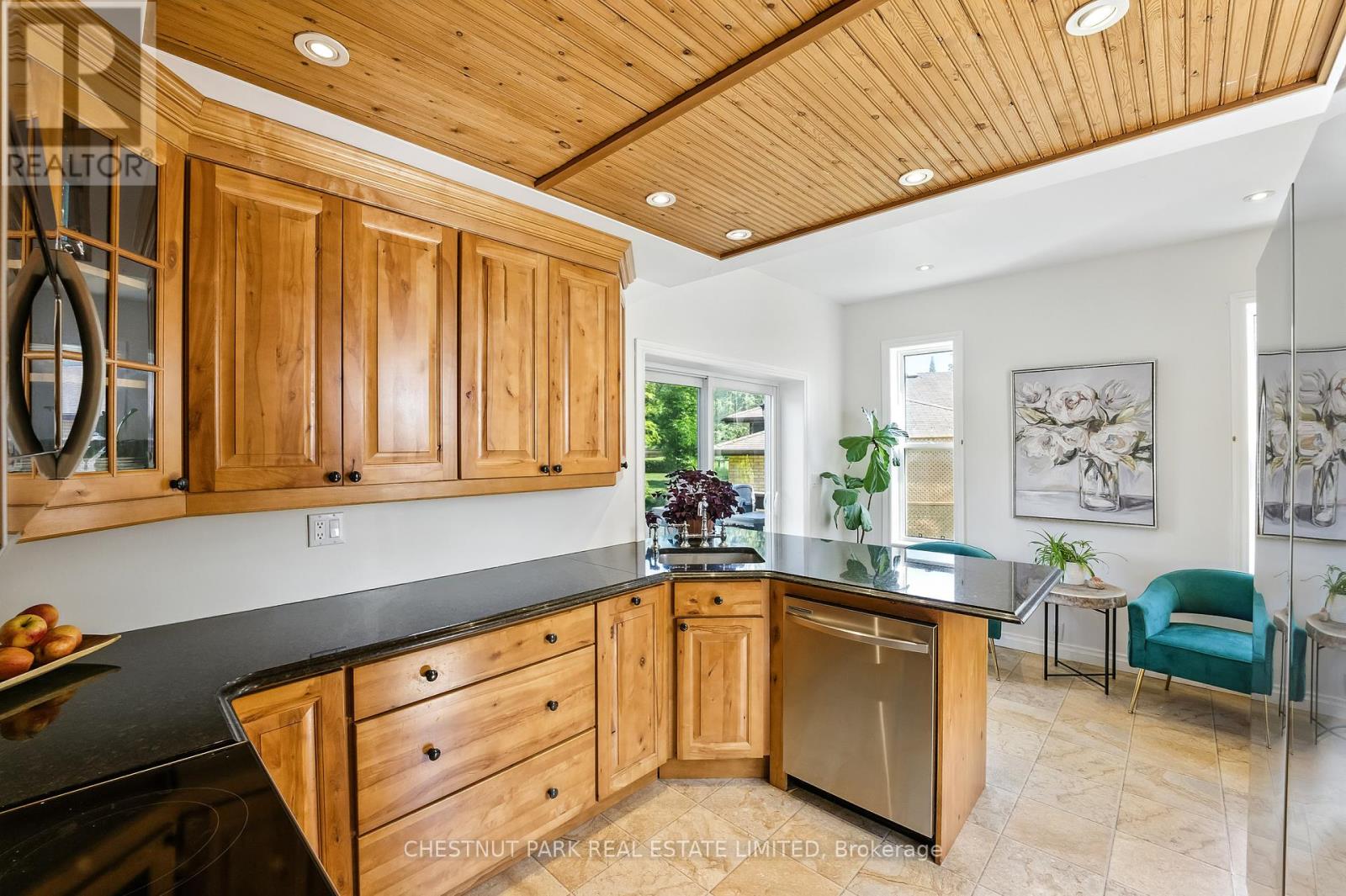 Photo 19 of 98 Reach Street, Uxbridge ON