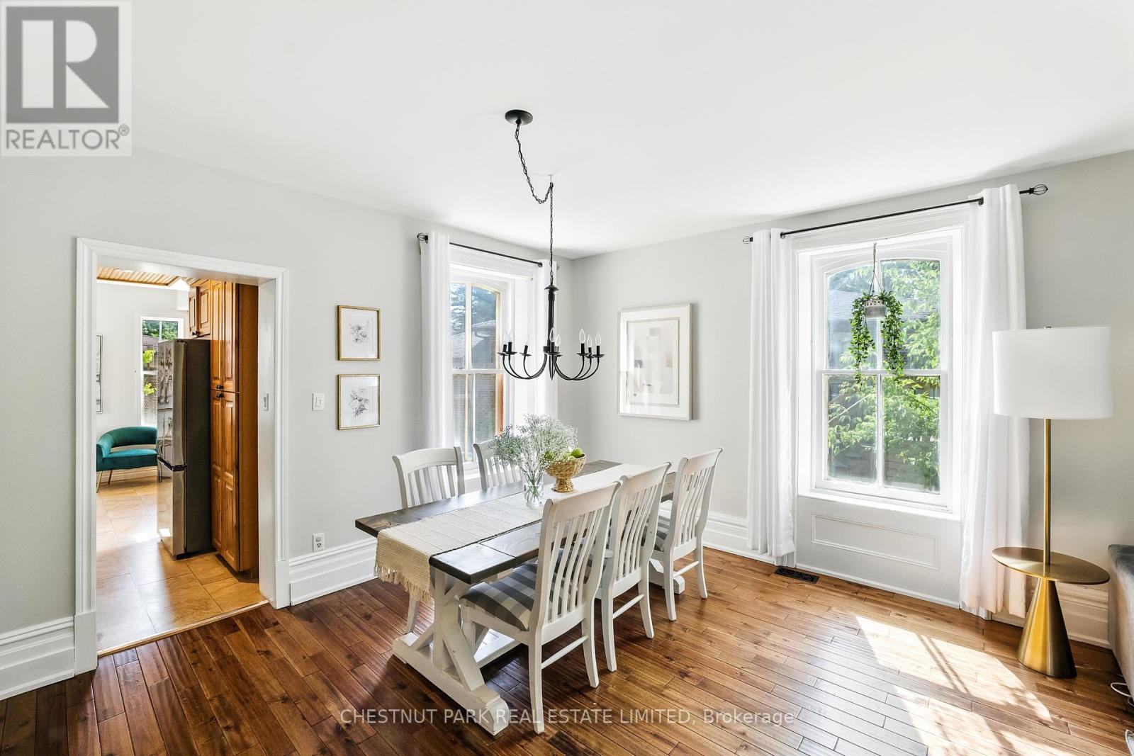 Photo 11 of 98 Reach Street, Uxbridge ON