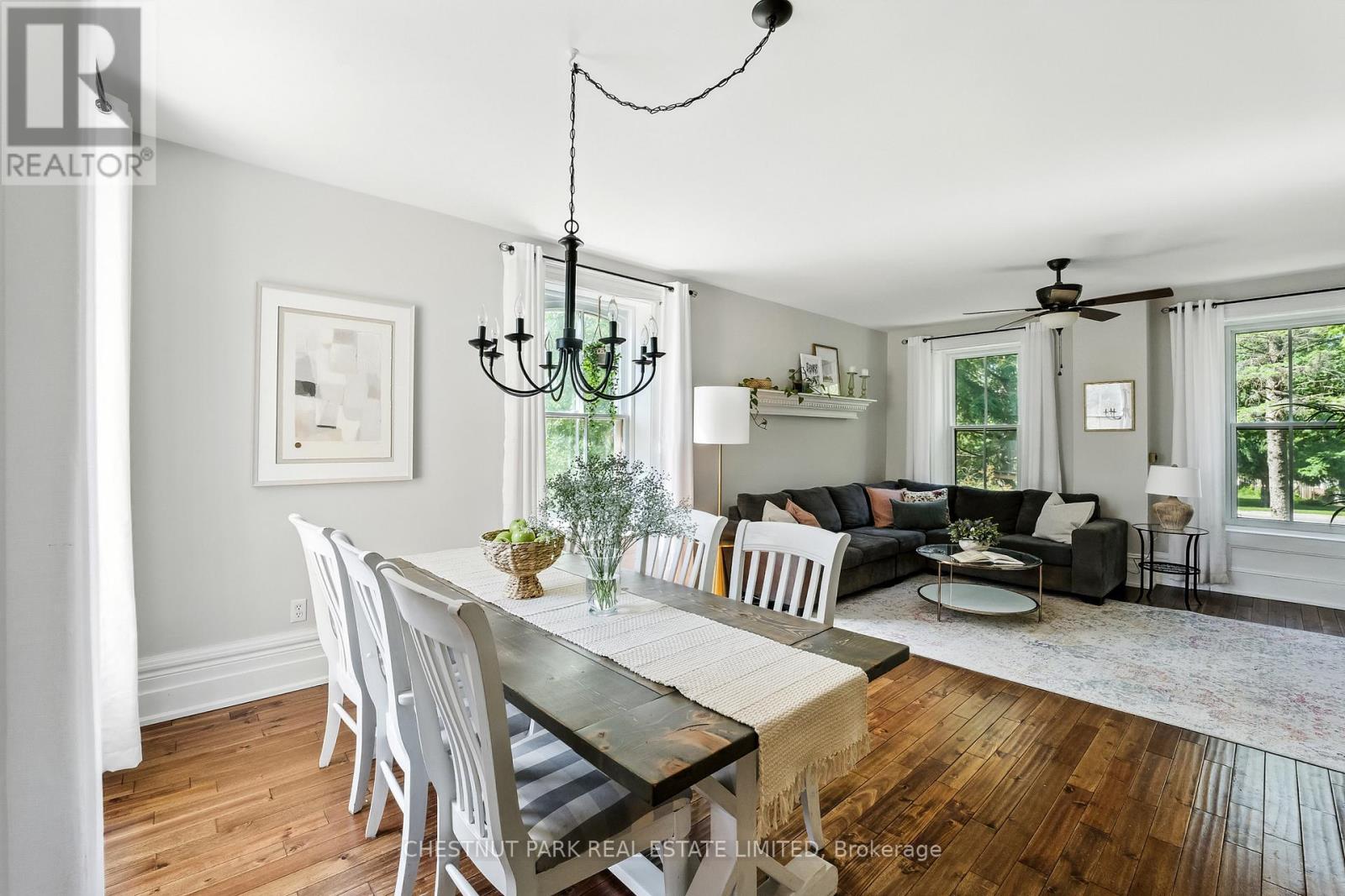 Photo 3 of 98 Reach Street, Uxbridge ON