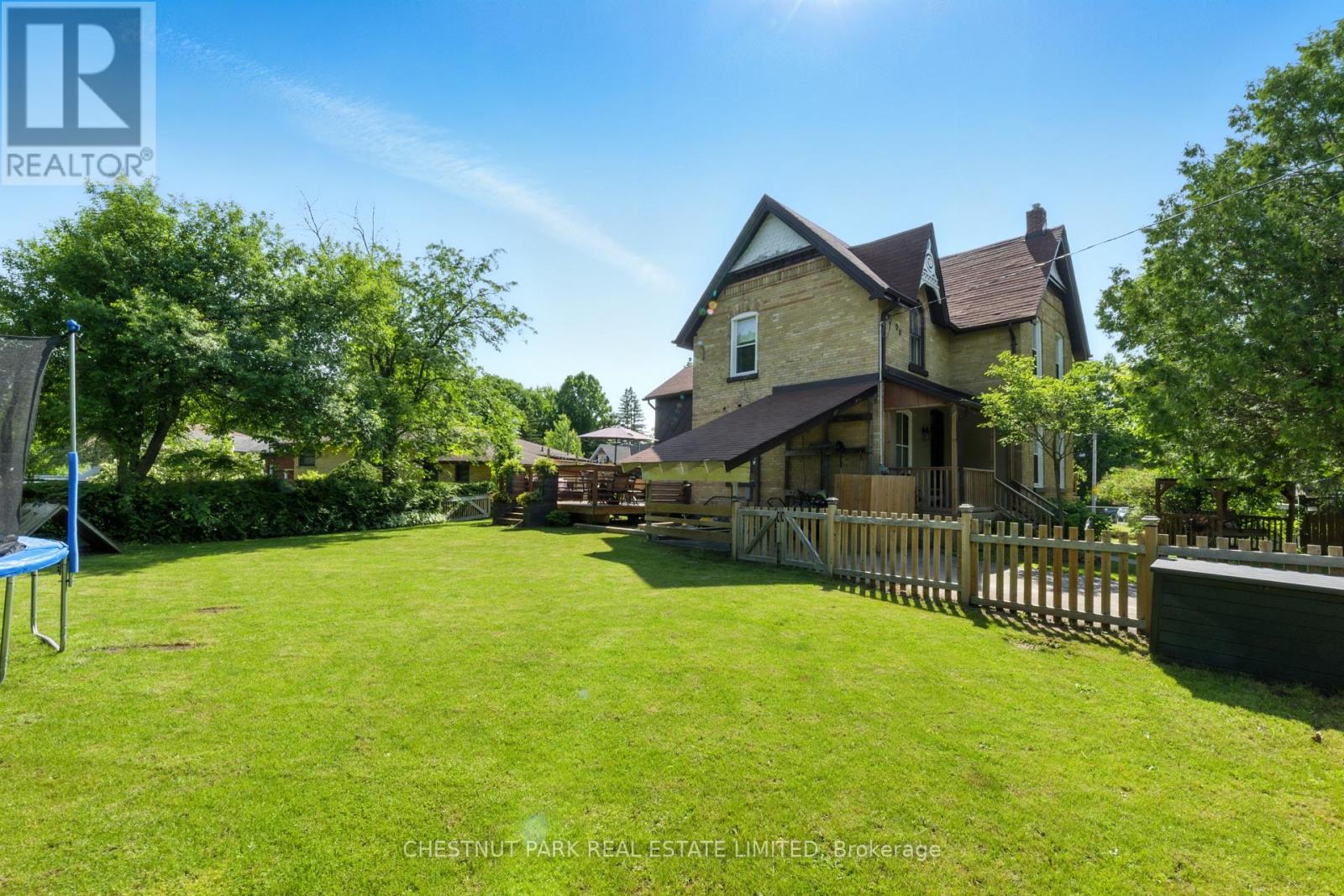 Photo 27 of 98 Reach Street, Uxbridge ON