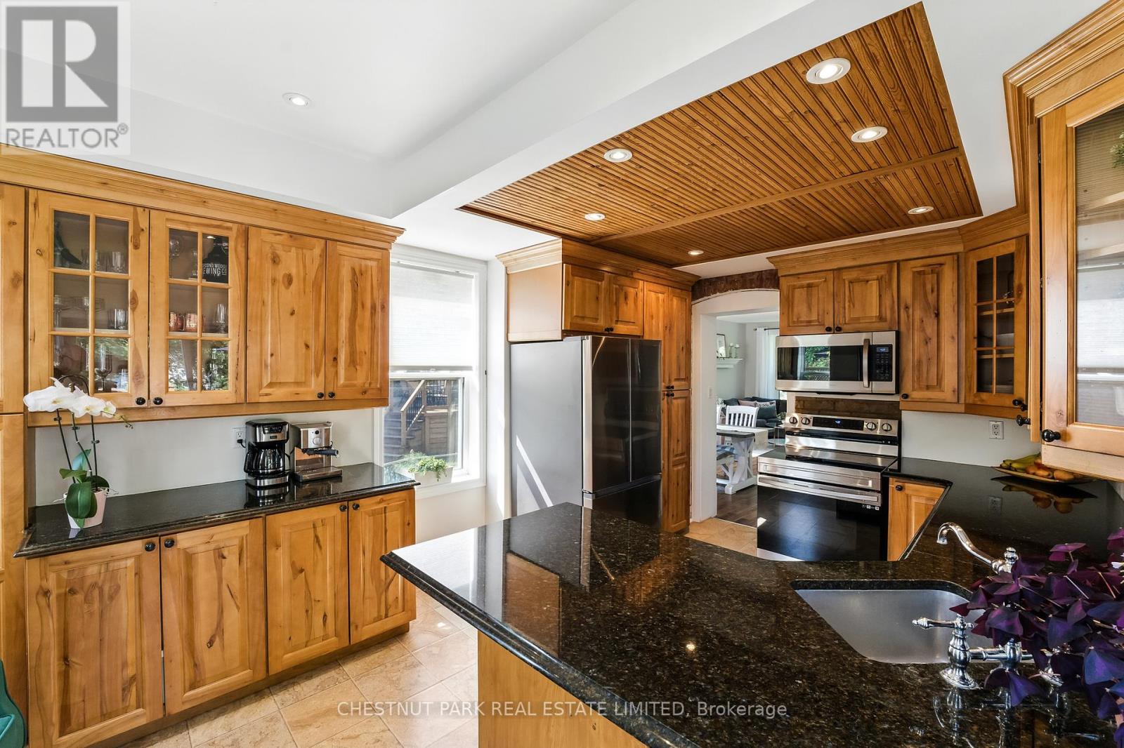 Photo 2 of 98 Reach Street, Uxbridge ON