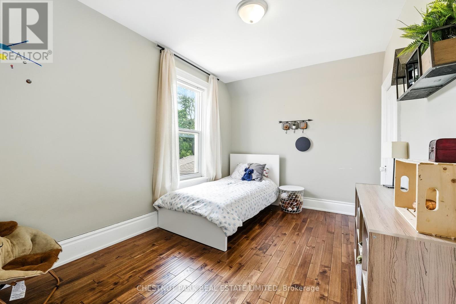Photo 16 of 98 Reach Street, Uxbridge ON