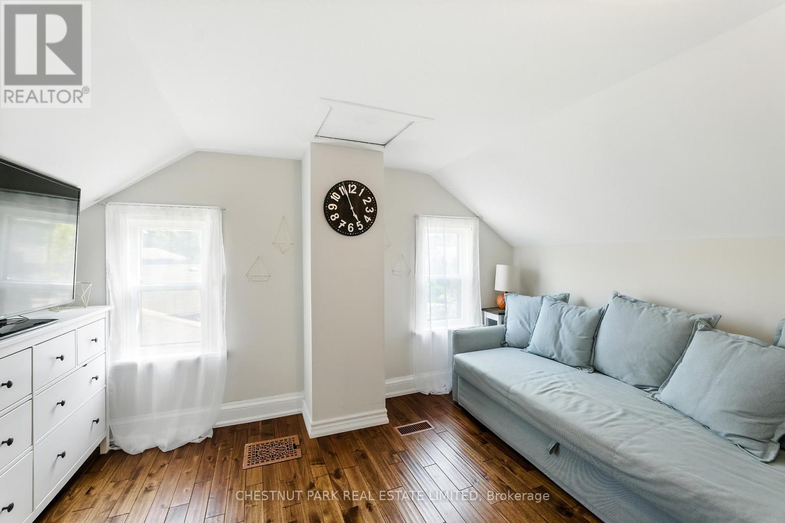 Photo 30 of 98 Reach Street, Uxbridge ON