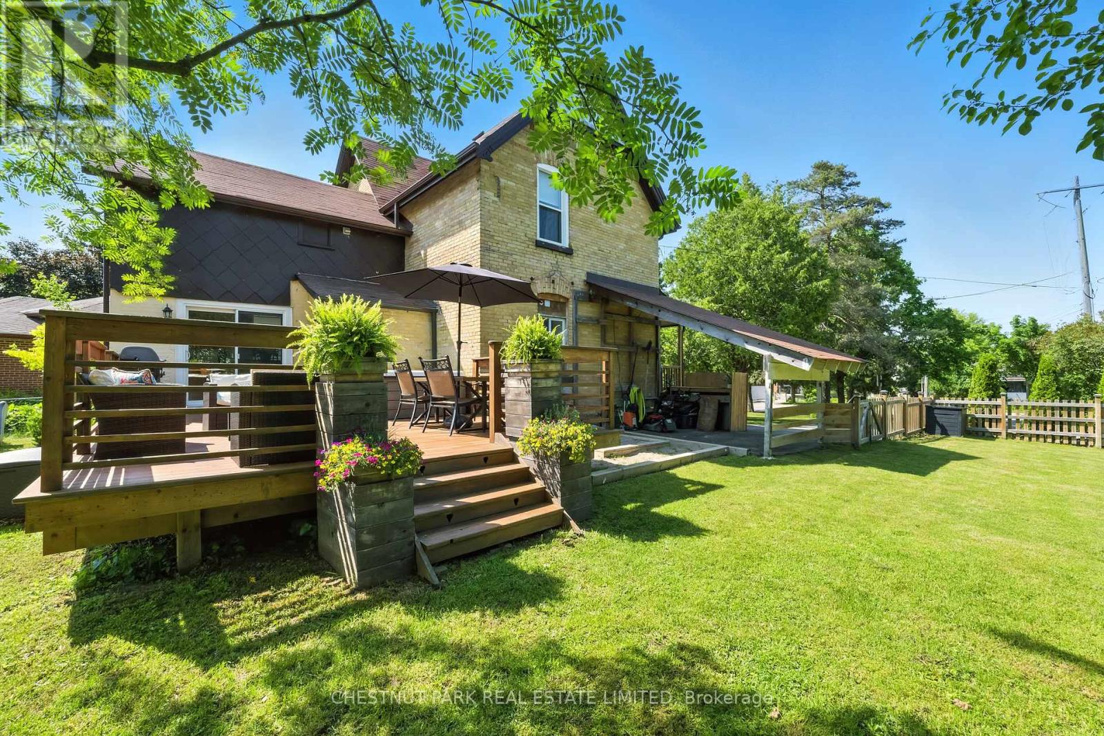 Photo 15 of 98 Reach Street, Uxbridge ON