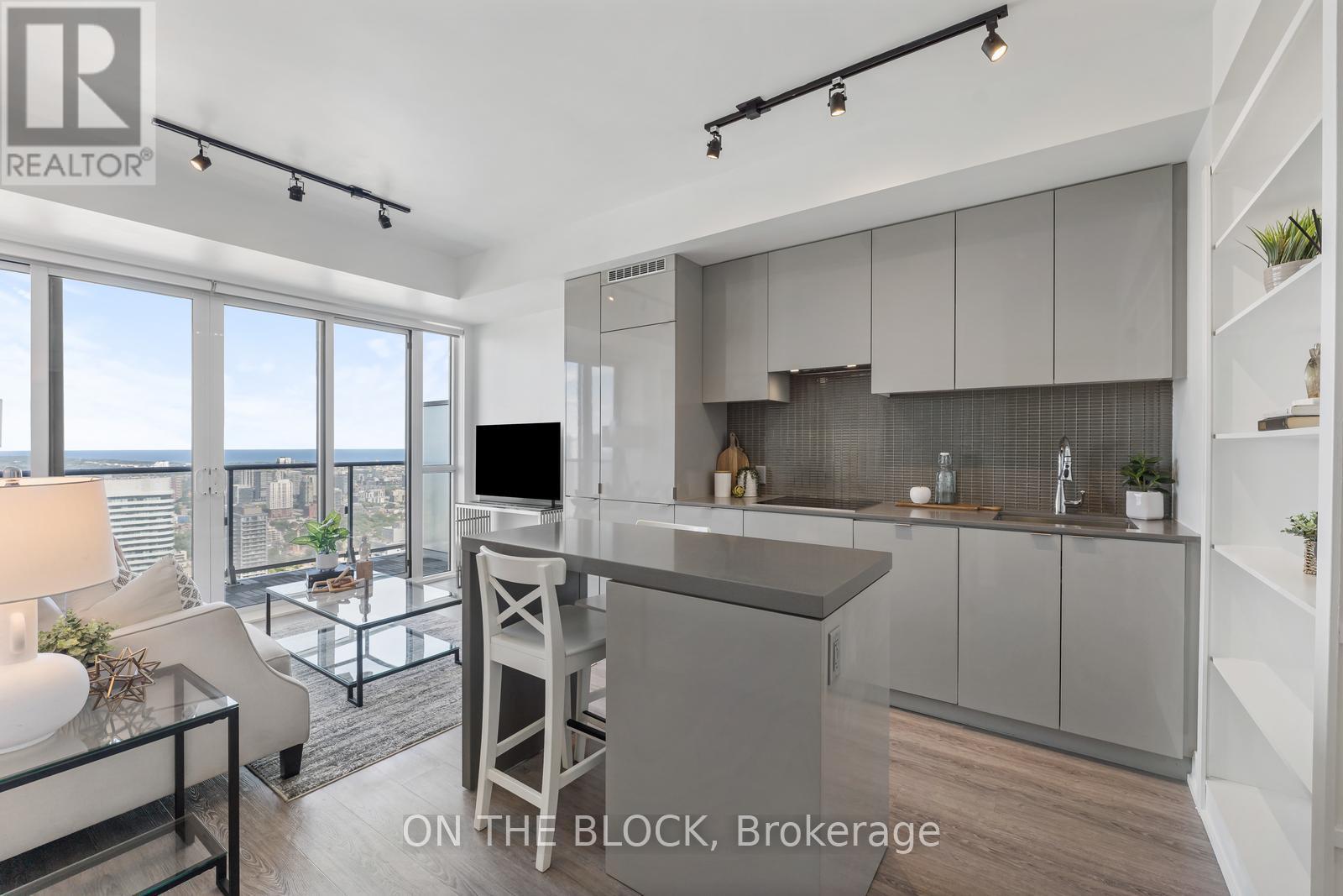 Photo 1 of 5307 7 Grenville Street, Toronto ON