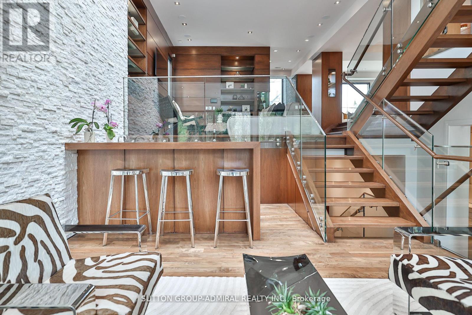 Photo 20 of 415 Douglas Avenue, Toronto ON