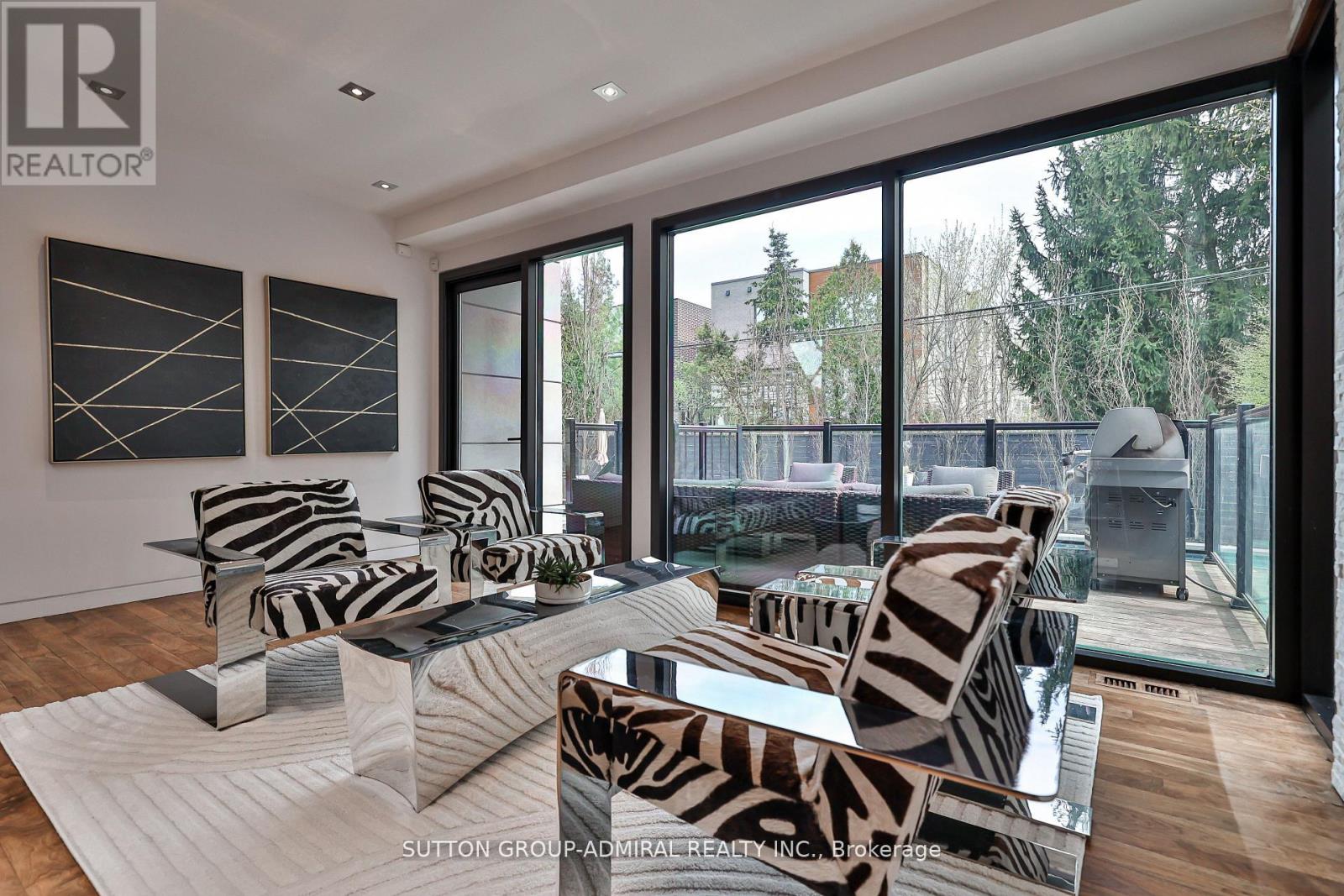 Photo 21 of 415 Douglas Avenue, Toronto ON