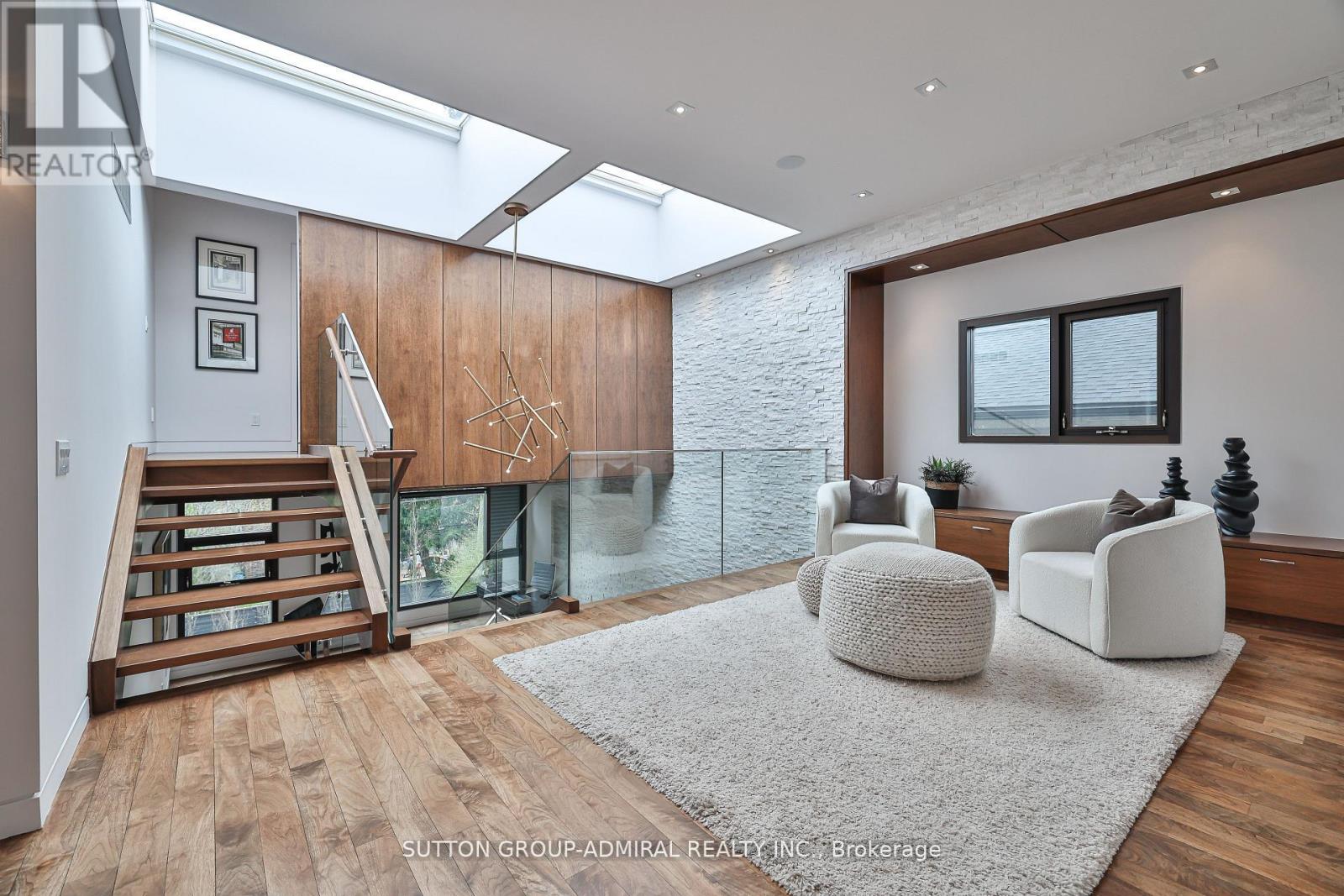 Photo 24 of 415 Douglas Avenue, Toronto ON