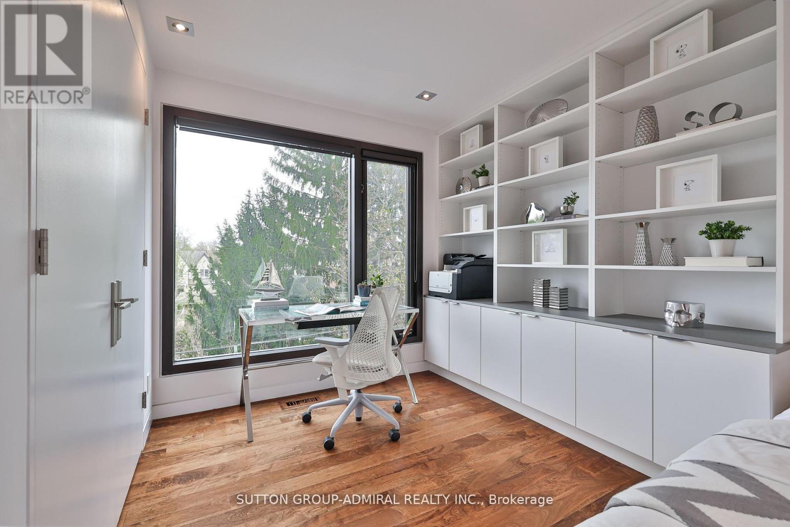 Photo 37 of 415 Douglas Avenue, Toronto ON