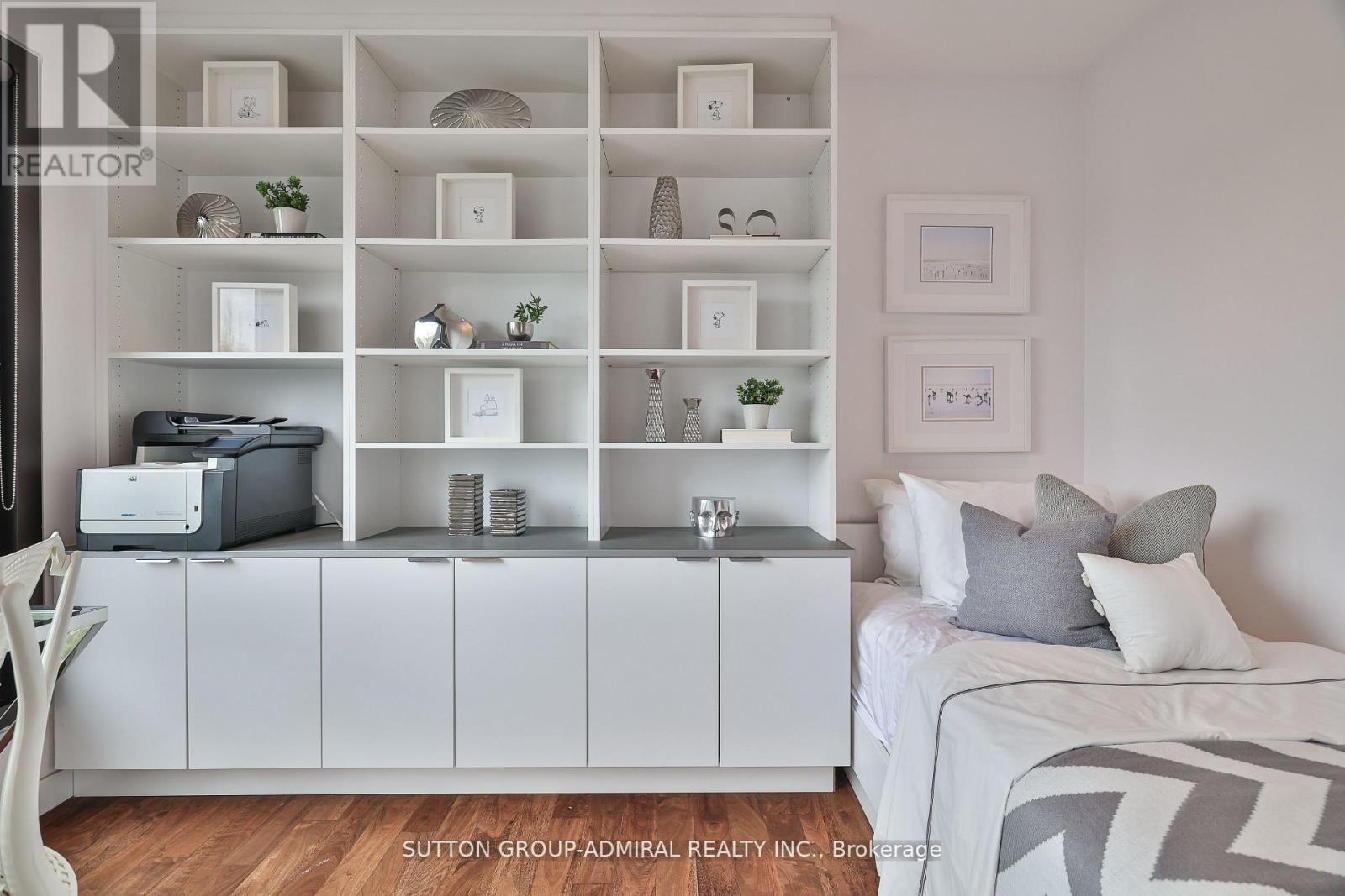 Photo 38 of 415 Douglas Avenue, Toronto ON
