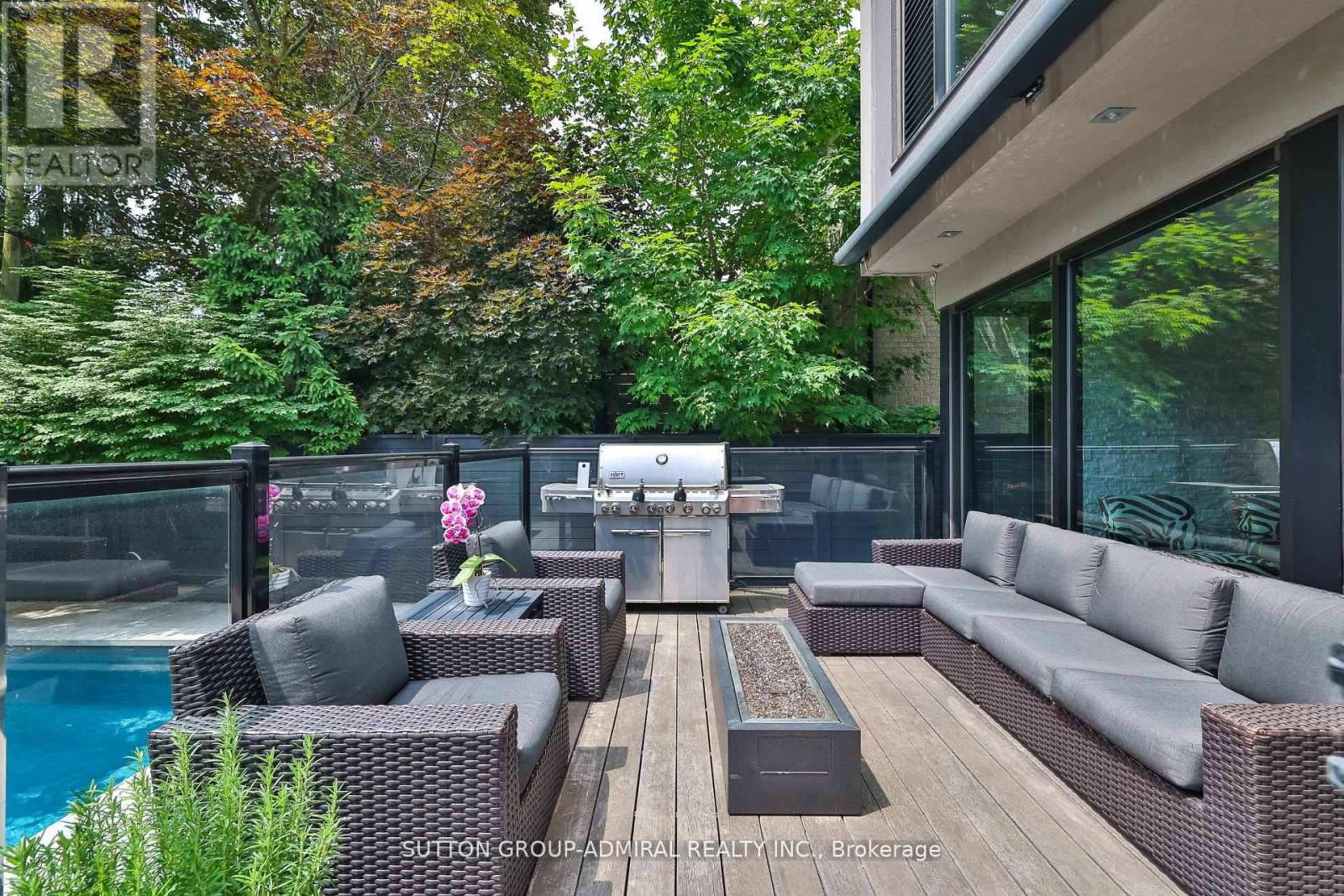 Photo 42 of 415 Douglas Avenue, Toronto ON
